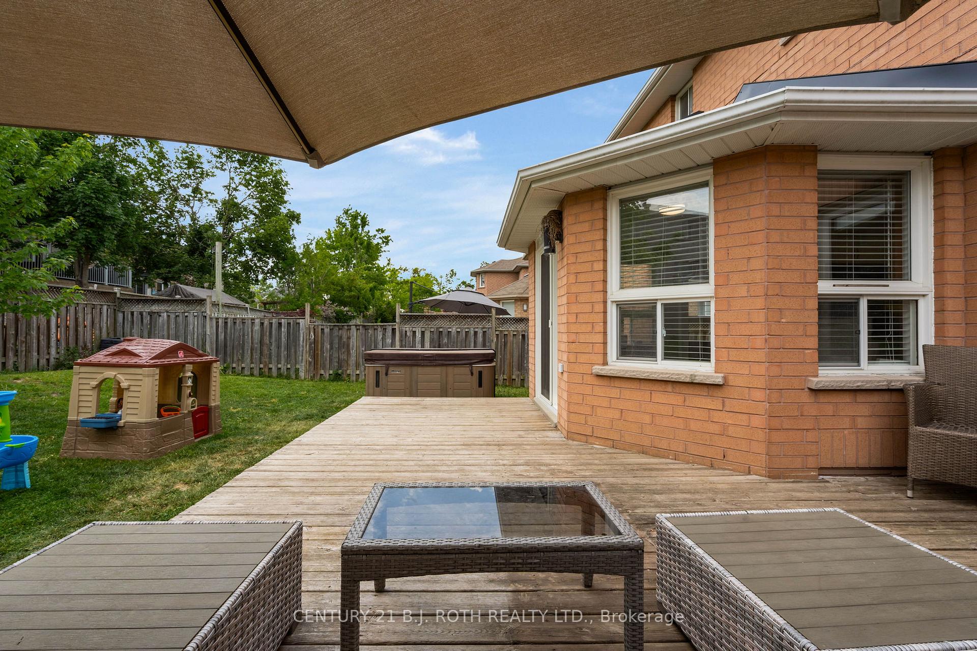 Photo 32 of 16 Longman Drive, Barrie, Northwest — HOMEH