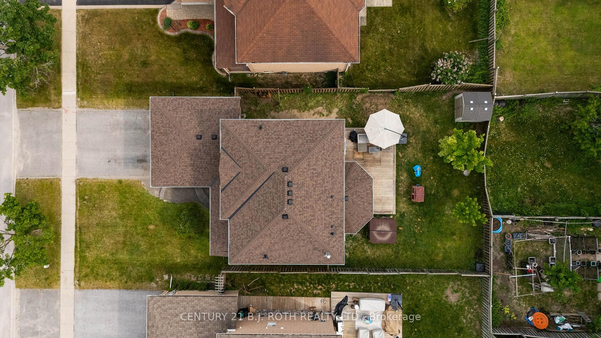 Photo 34 of 16 Longman Drive, Barrie, Northwest — HOMEH