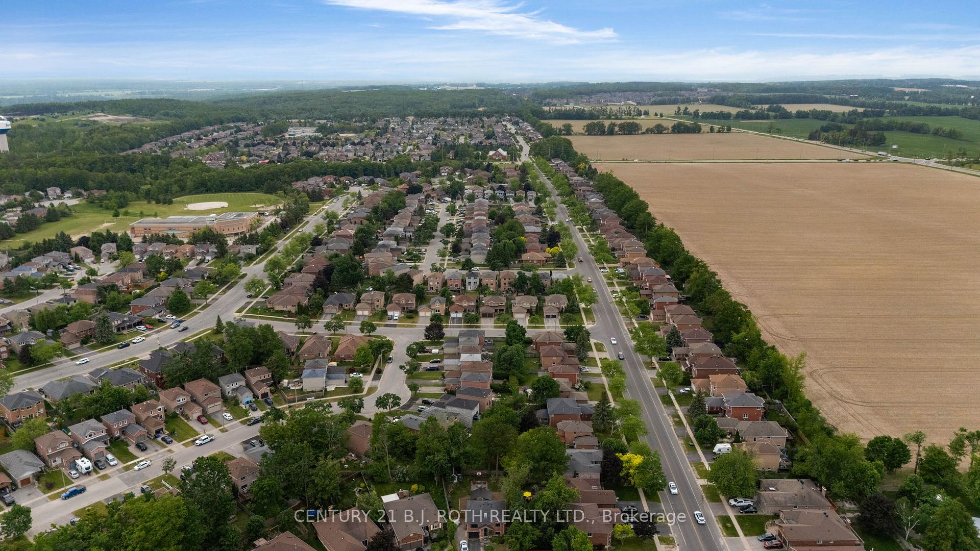 Photo 35 of 16 Longman Drive, Barrie, Northwest — HOMEH