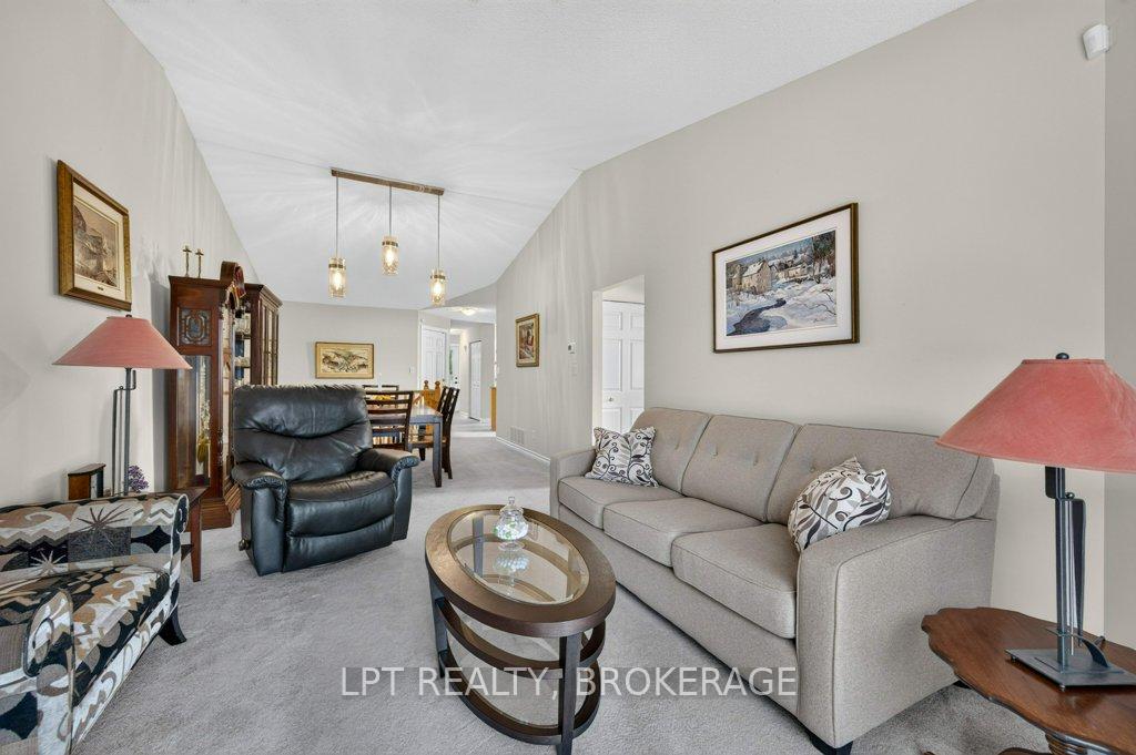 Photo 11 of 747 Shires Way, Kingston, East Gardiners Rd — HOMEH