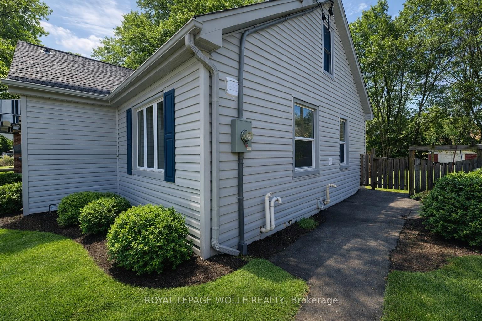 Photo 2 of Unit Unit 2, 168 Fifth Avenue, Kitchener, Fairview/Kingsdale — HOMEH