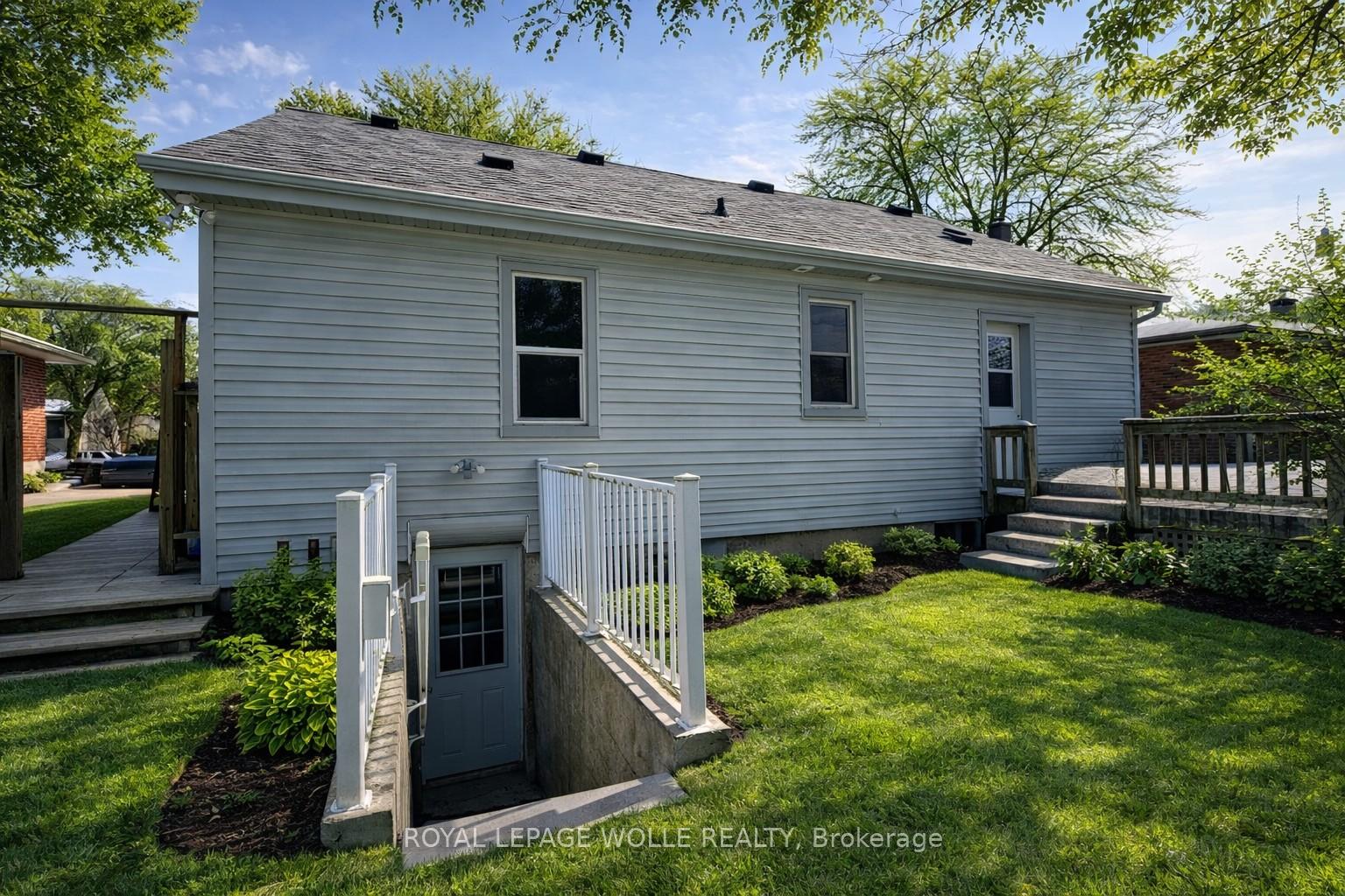 Photo 3 of Unit Unit 2, 168 Fifth Avenue, Kitchener, Fairview/Kingsdale — HOMEH