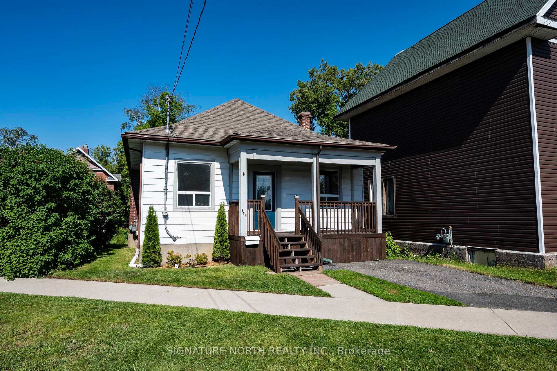 Front of 349 Norah Street North