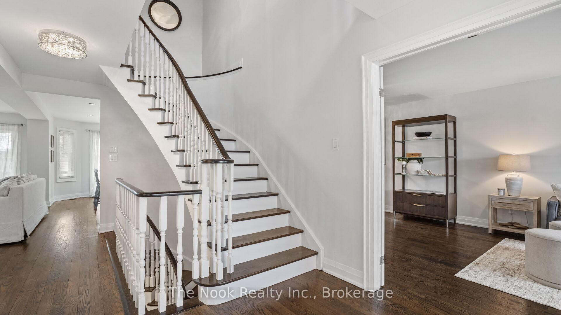 Photo 3 of 938 Wetherby Lane, Mississauga, Rathwood — HOMEH