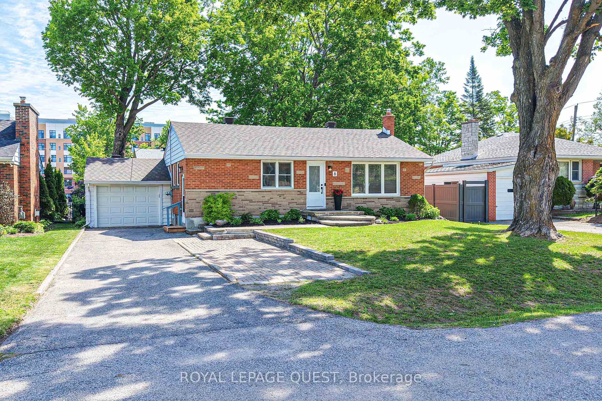 Photo 1 of 8 Dalton Crescent N, Orillia — HOMEH