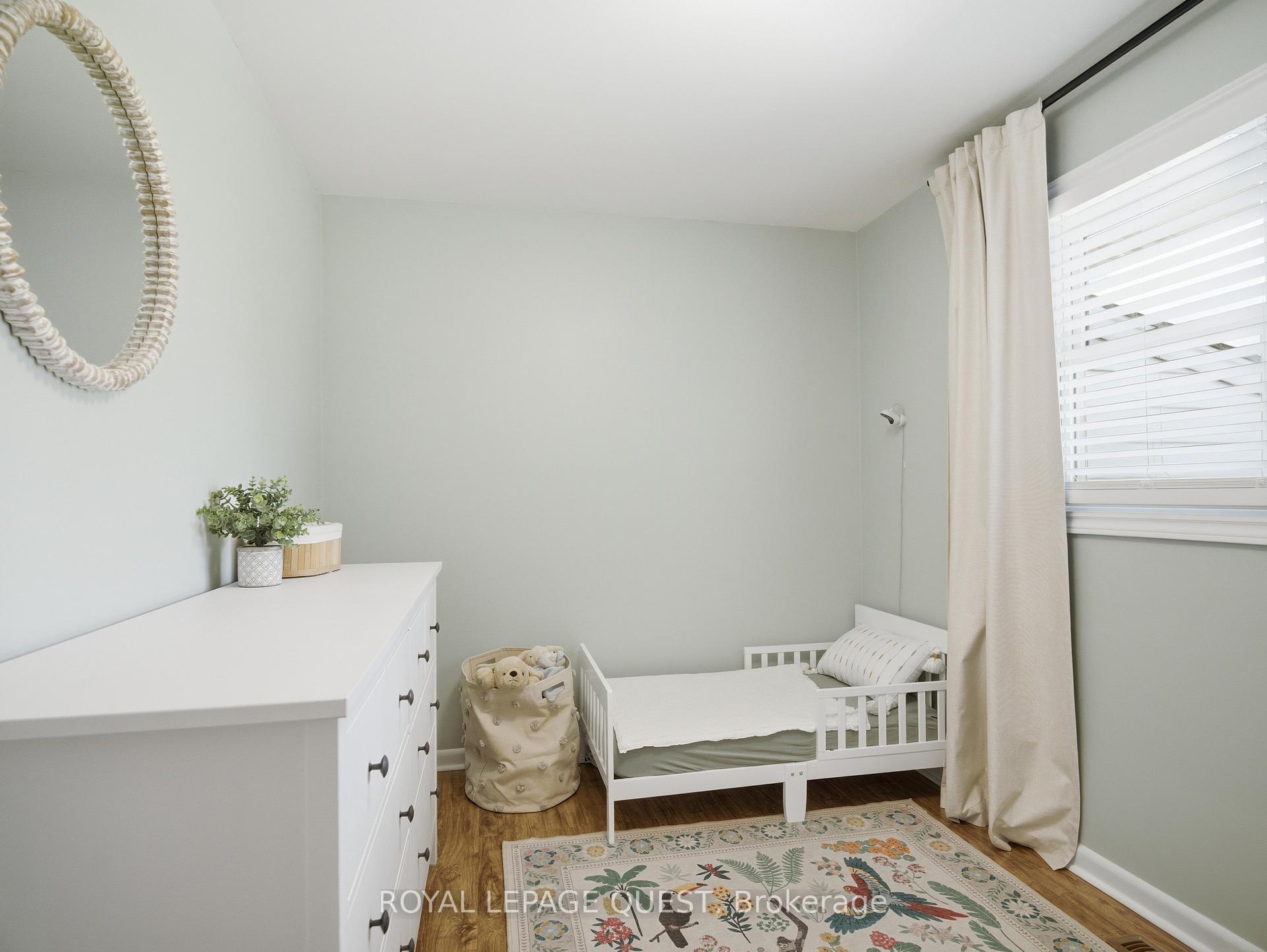 Photo 10 of 8 Dalton Crescent N, Orillia — HOMEH