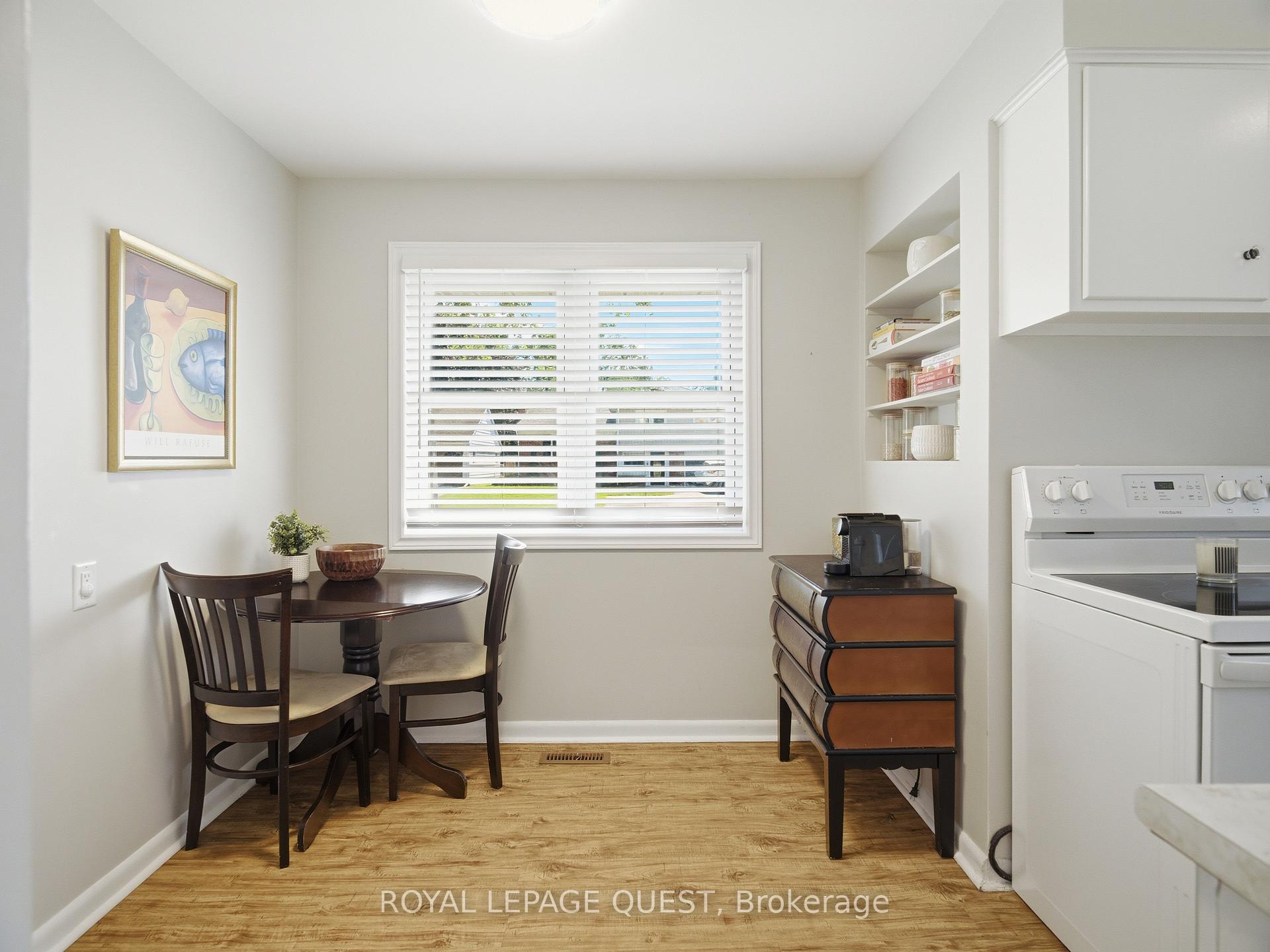 Photo 14 of 8 Dalton Crescent N, Orillia — HOMEH