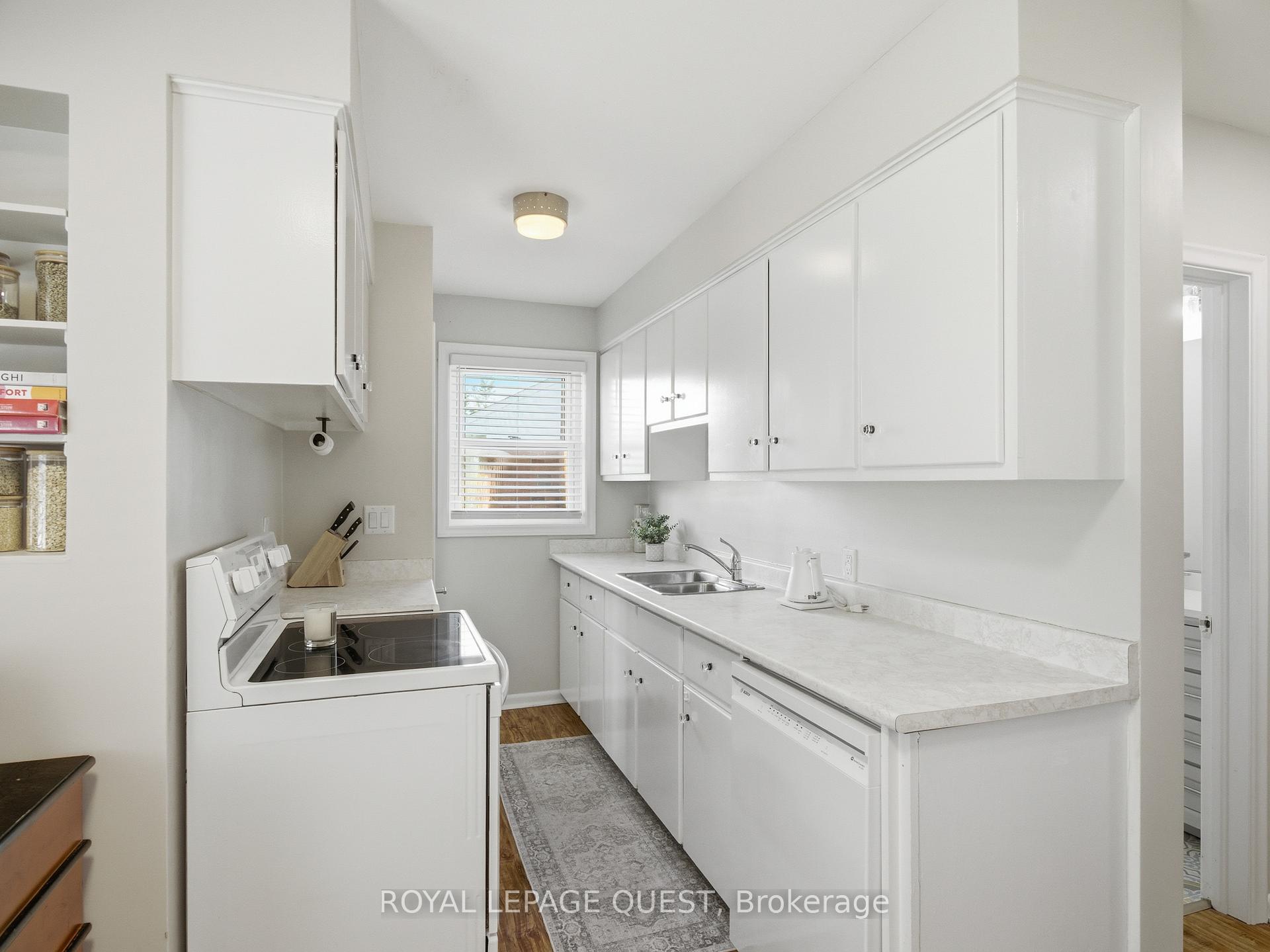 Photo 15 of 8 Dalton Crescent N, Orillia — HOMEH