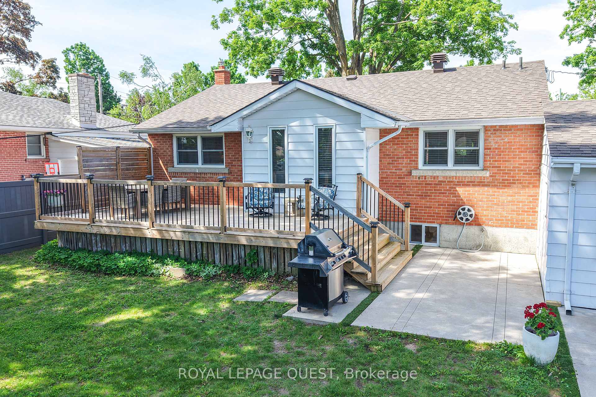 Photo 27 of 8 Dalton Crescent N, Orillia — HOMEH