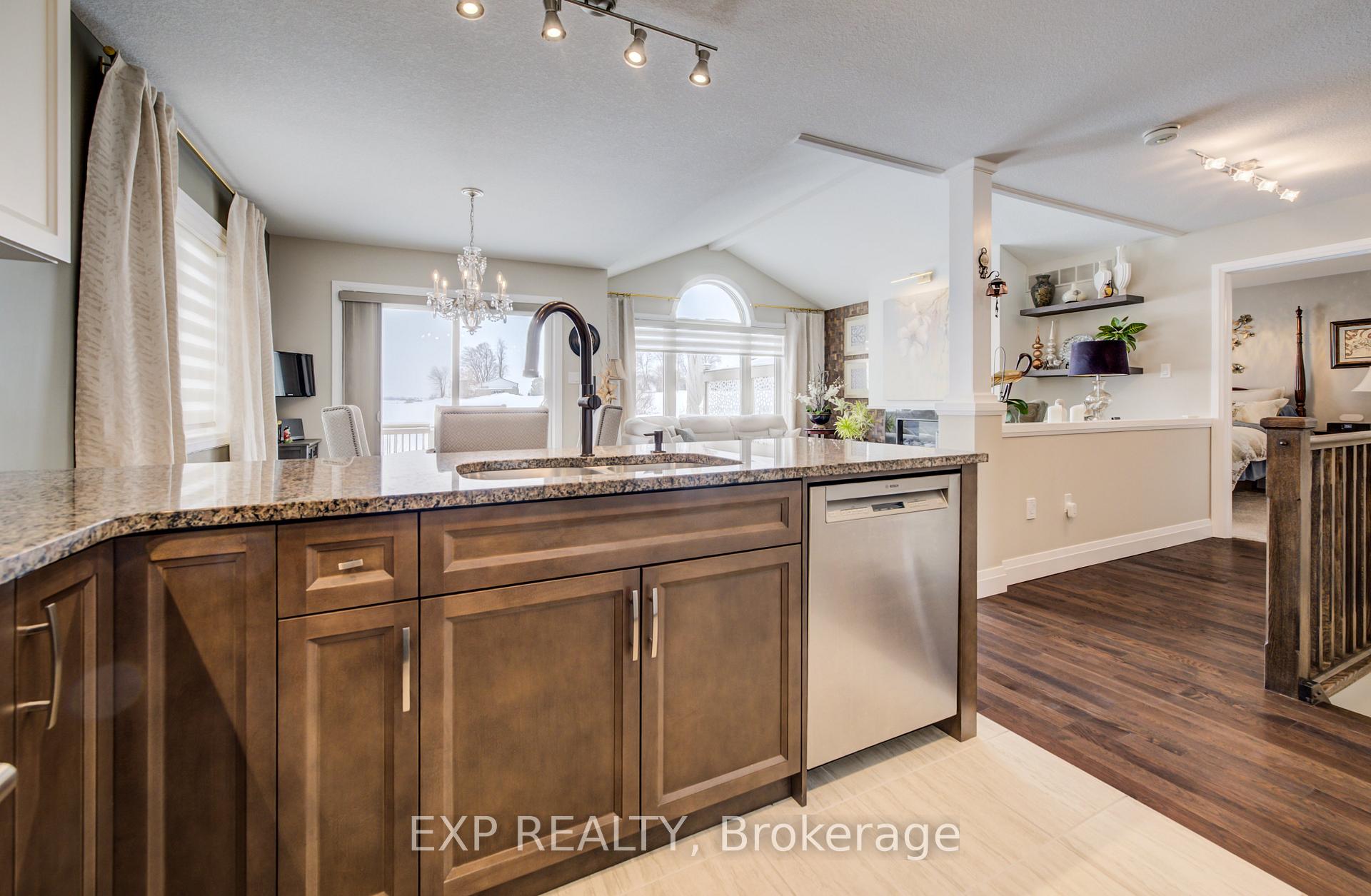 Photo 9 of 130 Bridge Crescent, Minto — HOMEH
