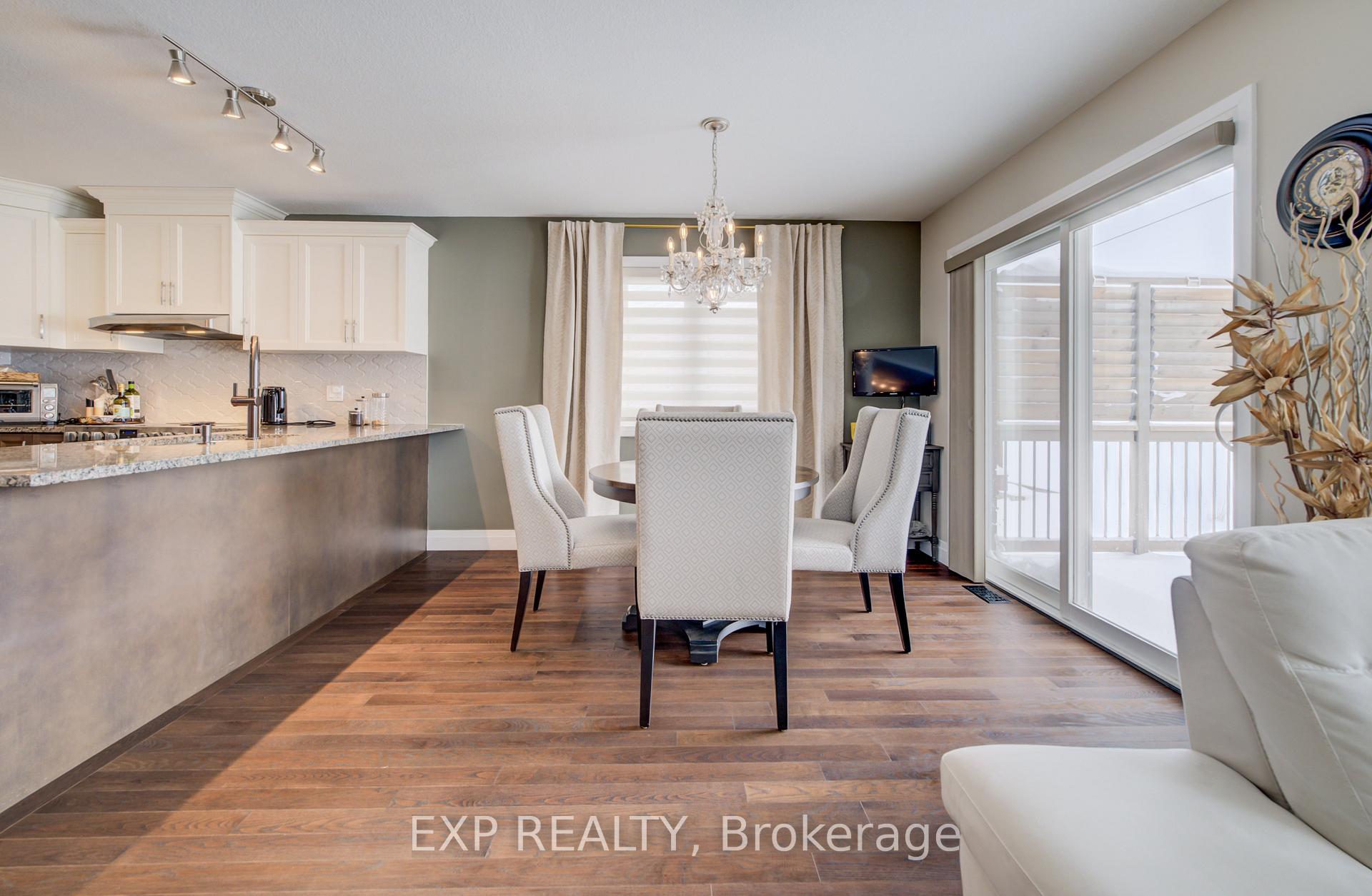 Photo 10 of 130 Bridge Crescent, Minto — HOMEH
