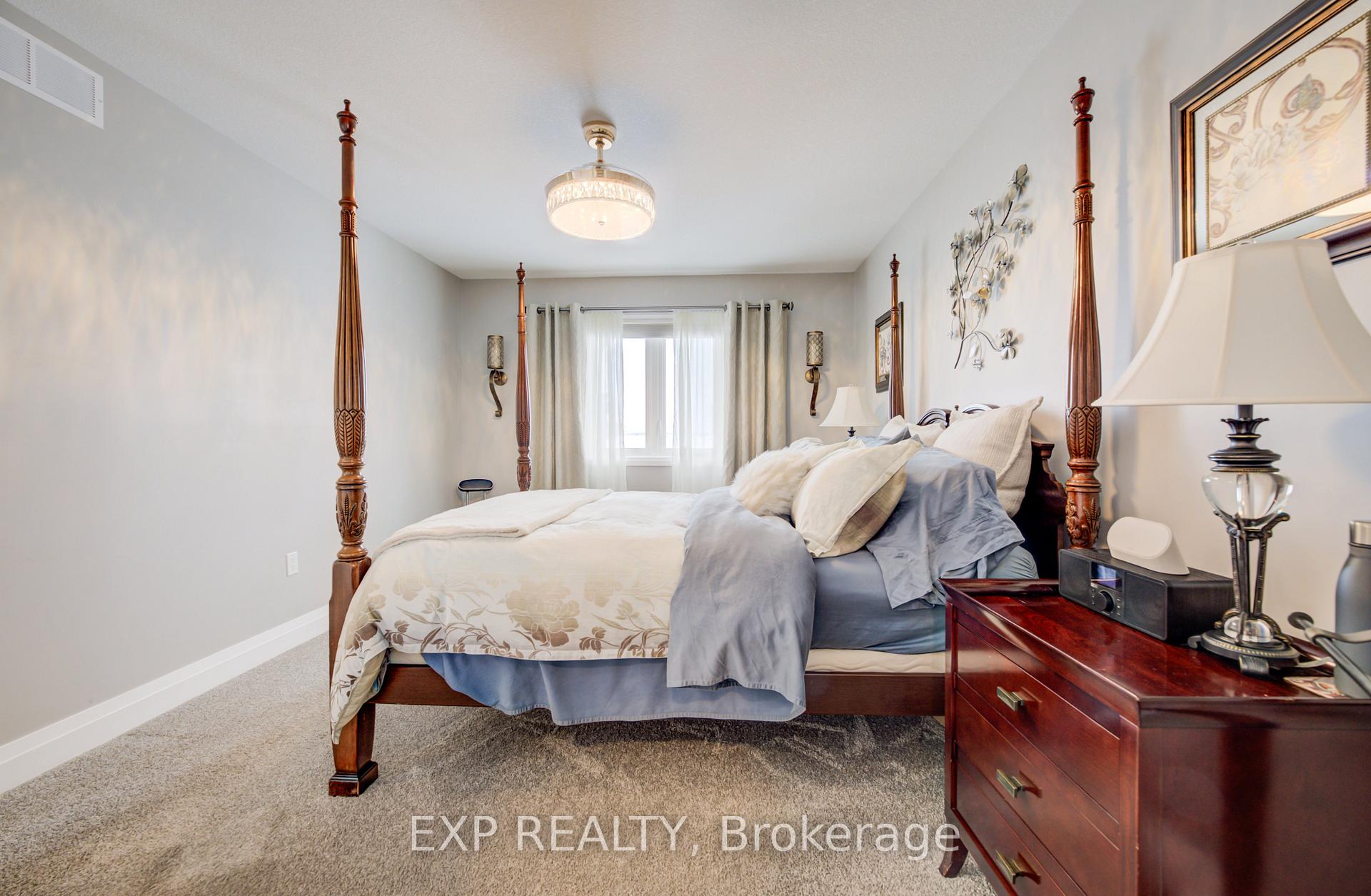 Photo 17 of 130 Bridge Crescent, Minto — HOMEH