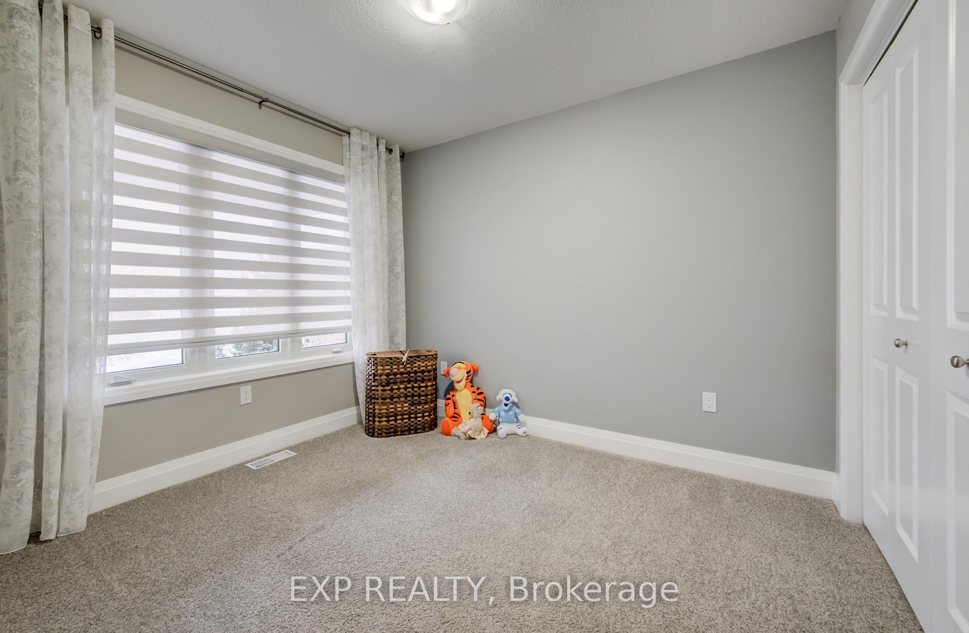 Photo 19 of 130 Bridge Crescent, Minto — HOMEH