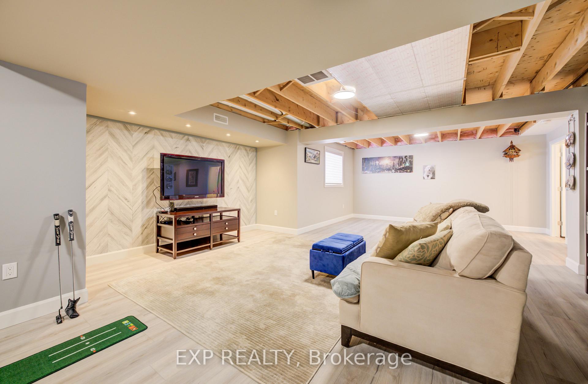 Photo 25 of 130 Bridge Crescent, Minto — HOMEH