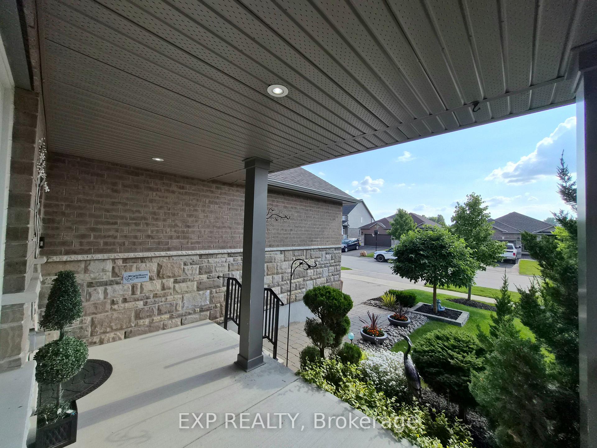 Photo 33 of 130 Bridge Crescent, Minto — HOMEH