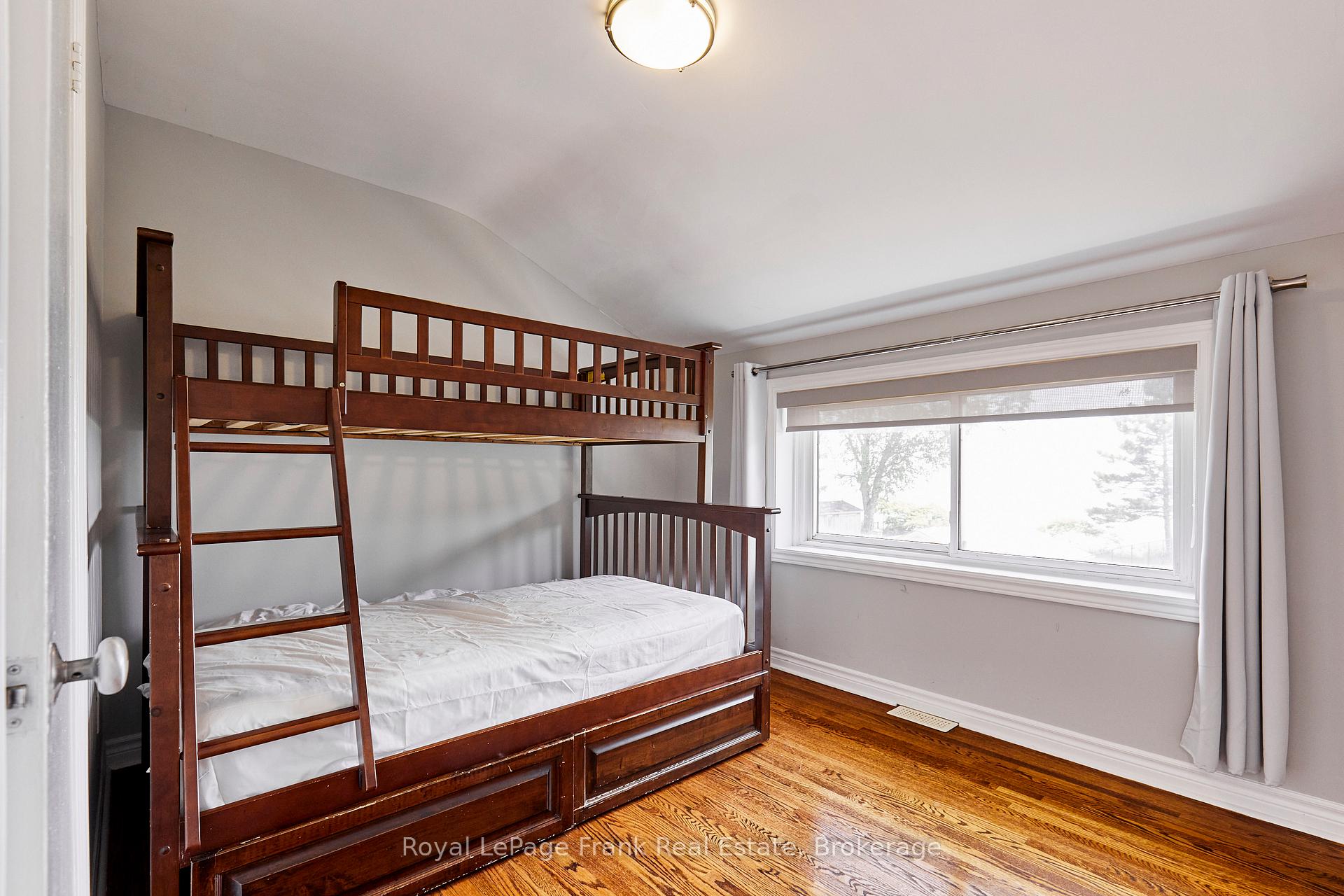 Photo 10 of 791 Stone Street, Oshawa, Lakeview — HOMEH