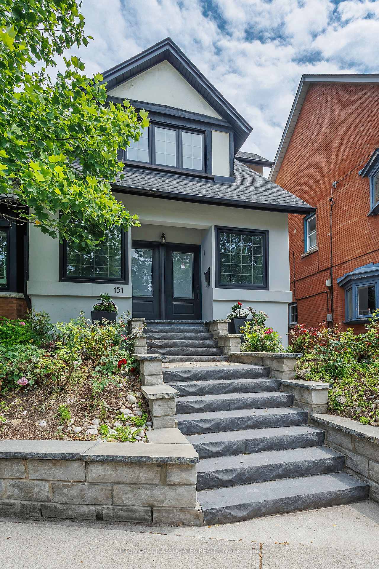 Photo 2 of Unit 1, 151 Indian Road, Toronto, High Park-Swansea — HOMEH