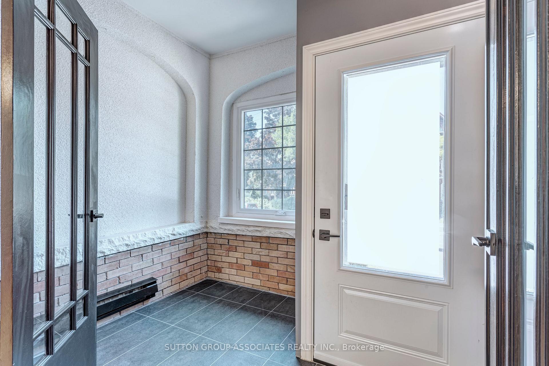 Photo 4 of Unit 1, 151 Indian Road, Toronto, High Park-Swansea — HOMEH