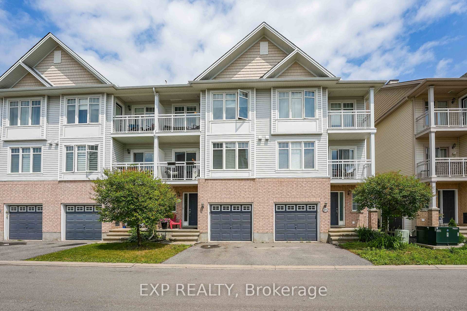 Photo 1 of 504 Barholm Private, Ottawa, Mer Bleue/Bradley Estates/Anderson Park — HOMEH