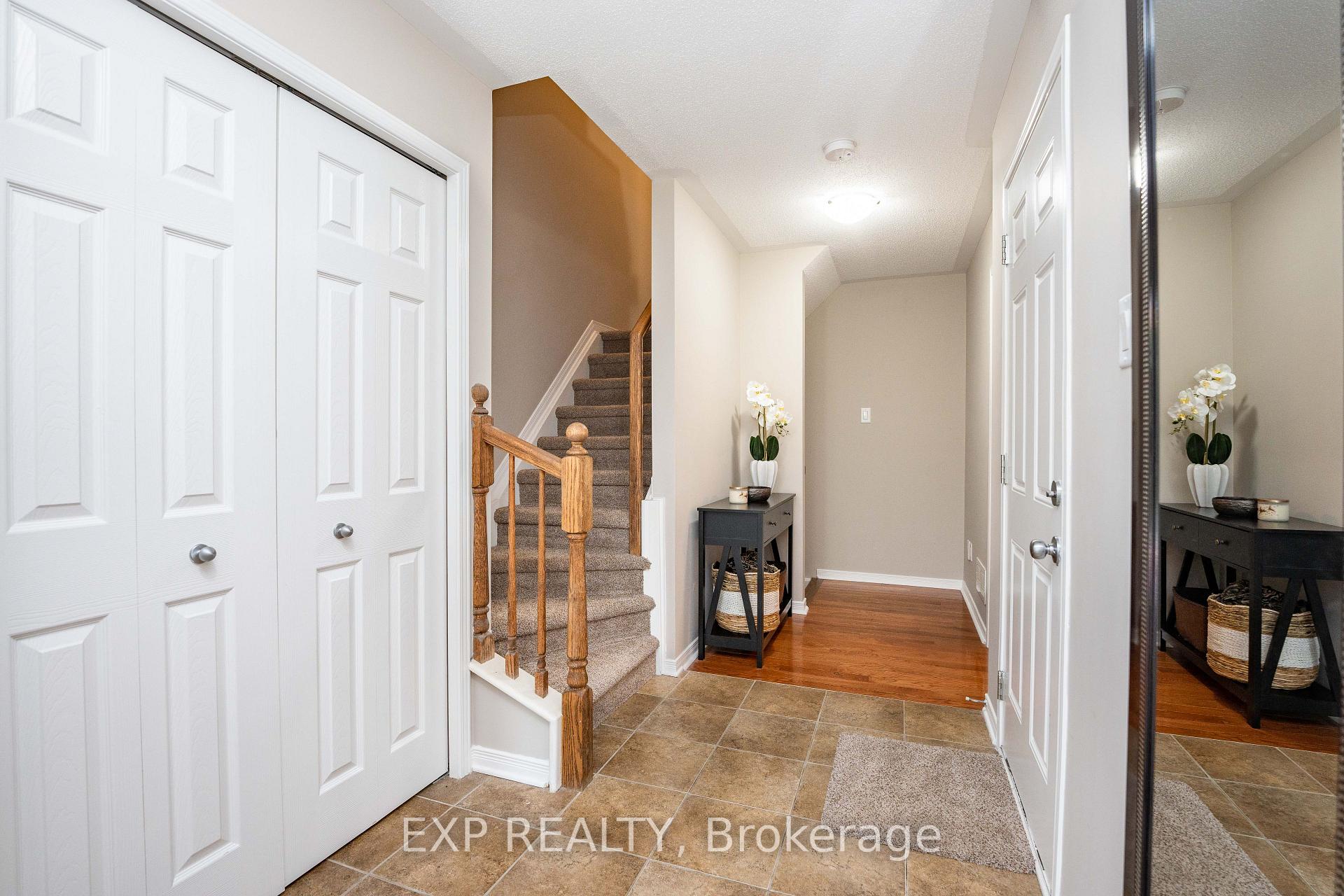 Photo 4 of 504 Barholm Private, Ottawa, Mer Bleue/Bradley Estates/Anderson Park — HOMEH