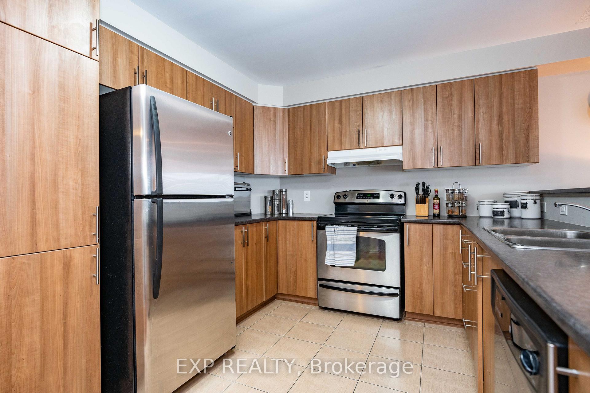 Photo 13 of 504 Barholm Private, Ottawa, Mer Bleue/Bradley Estates/Anderson Park — HOMEH