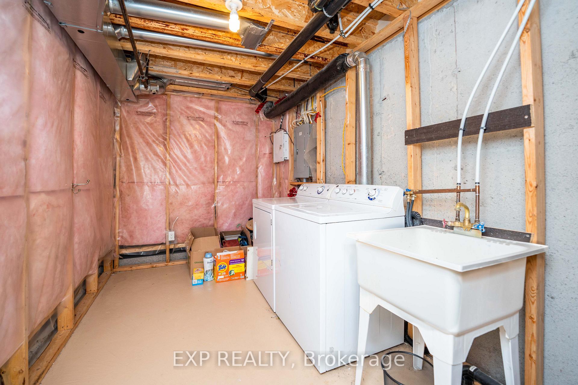 Photo 24 of 504 Barholm Private, Ottawa, Mer Bleue/Bradley Estates/Anderson Park — HOMEH