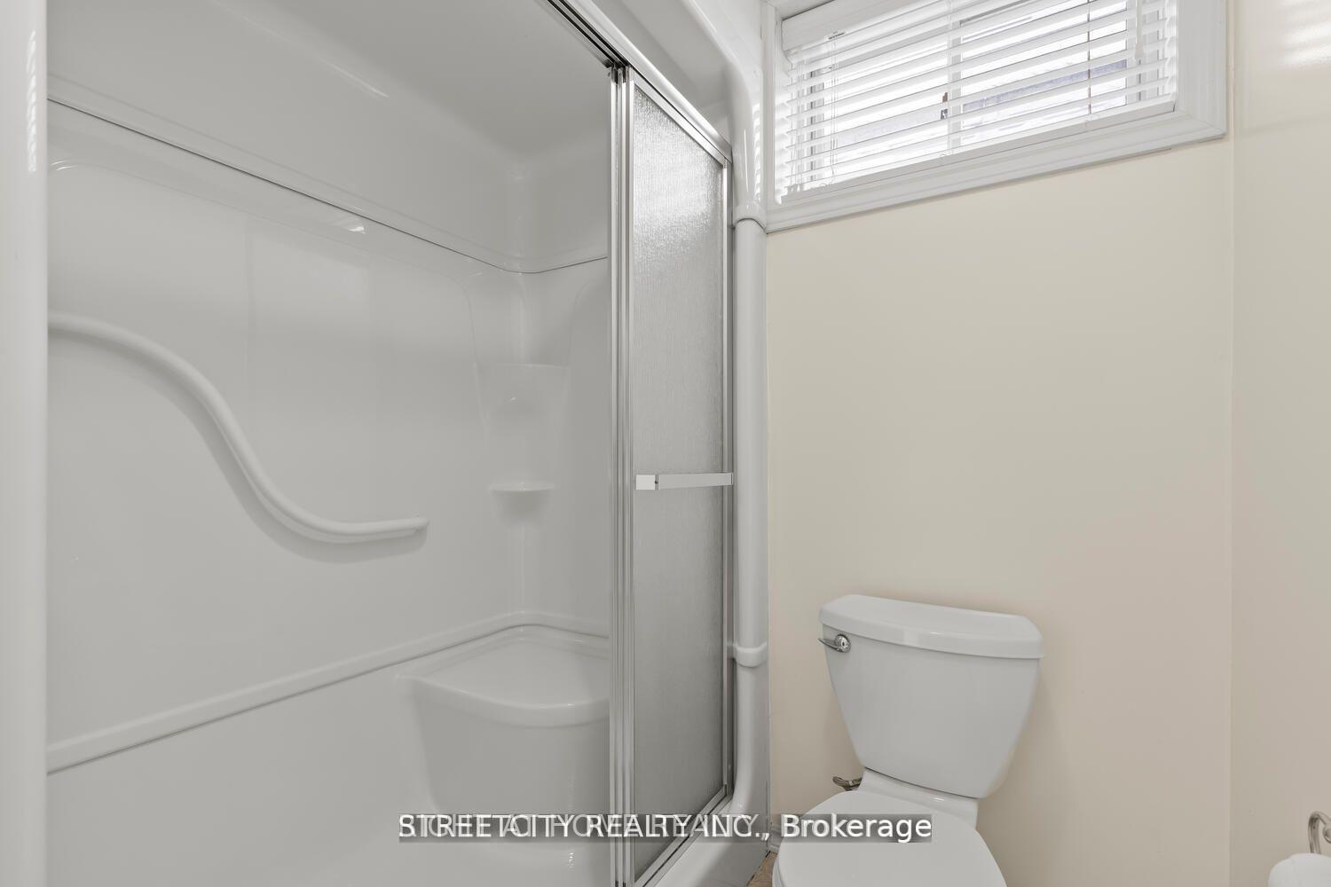 Photo 32 of Unit 25, 124 North Centre Road, London, North B — HOMEH