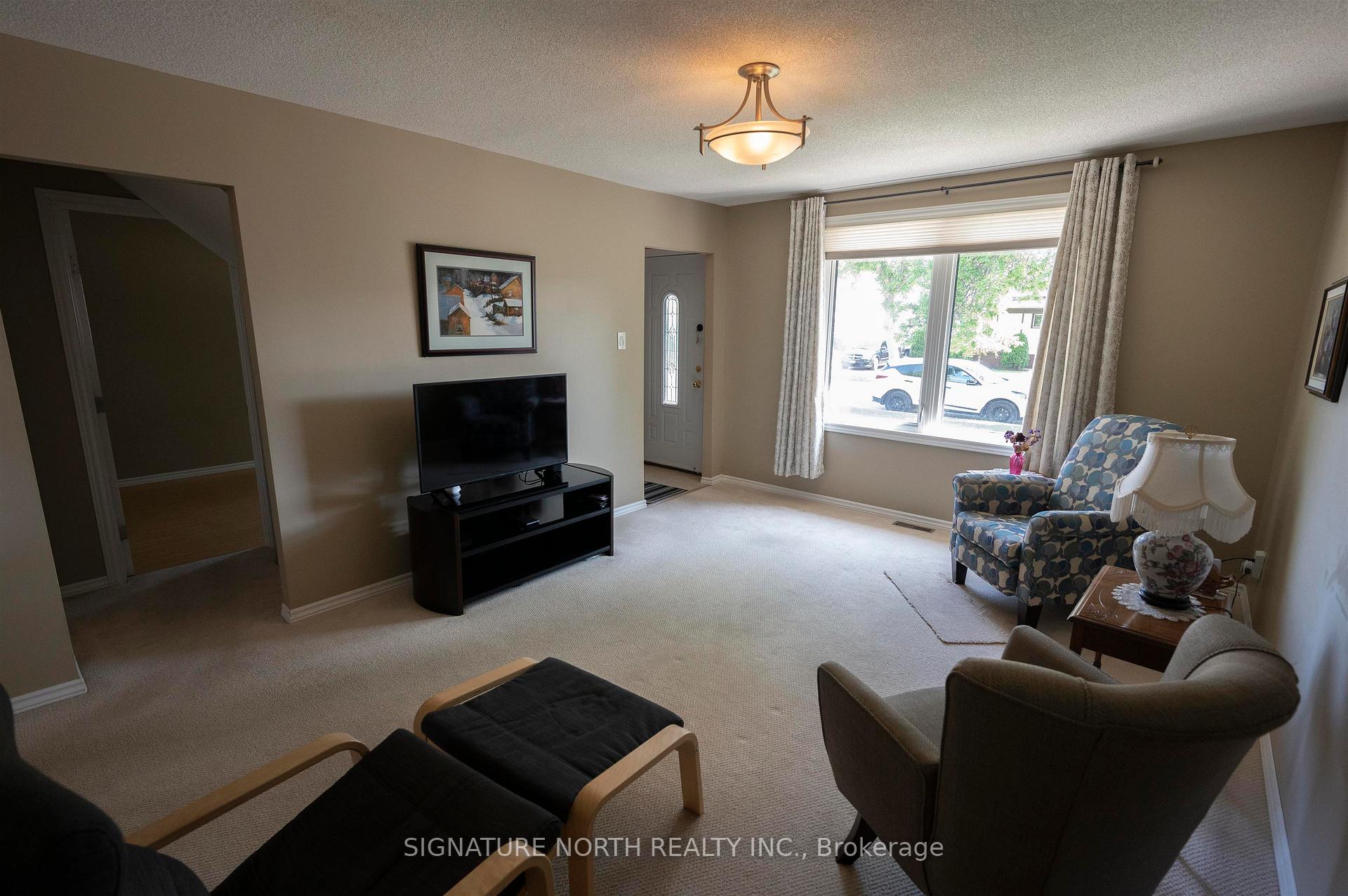 Photo 2 of 374 Morse Street, Thunder Bay, Current River — HOMEH