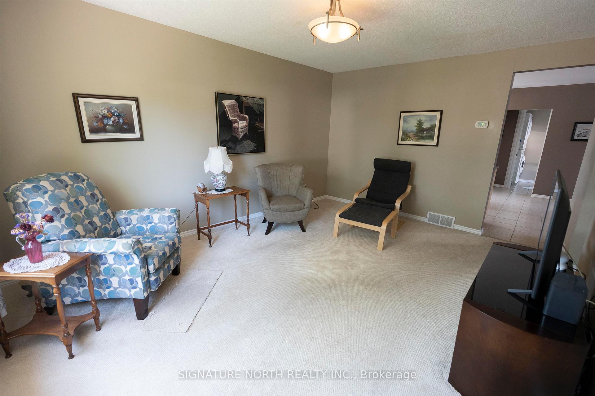 Photo 4 of 374 Morse Street, Thunder Bay, Current River — HOMEH