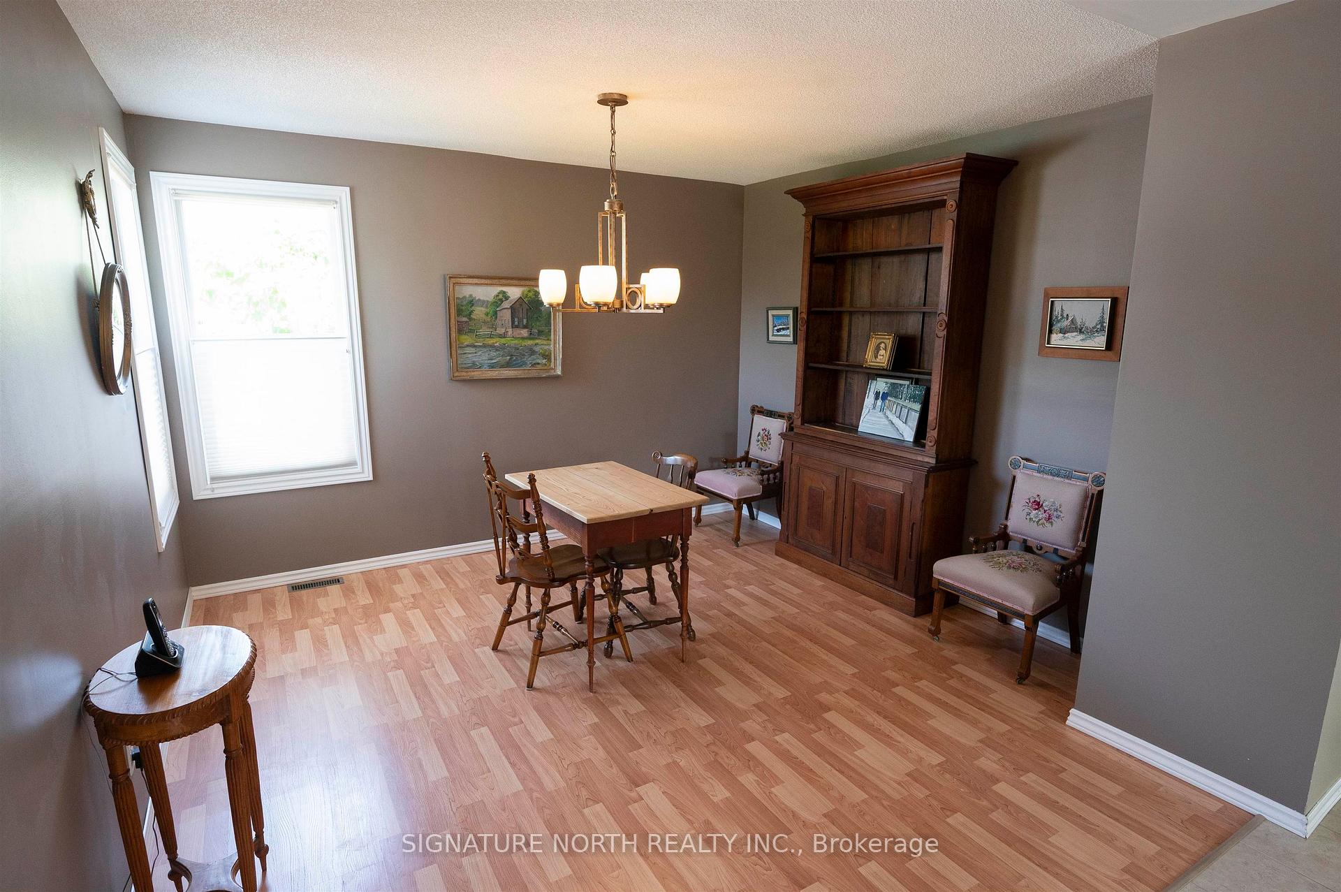 Photo 7 of 374 Morse Street, Thunder Bay, Current River — HOMEH