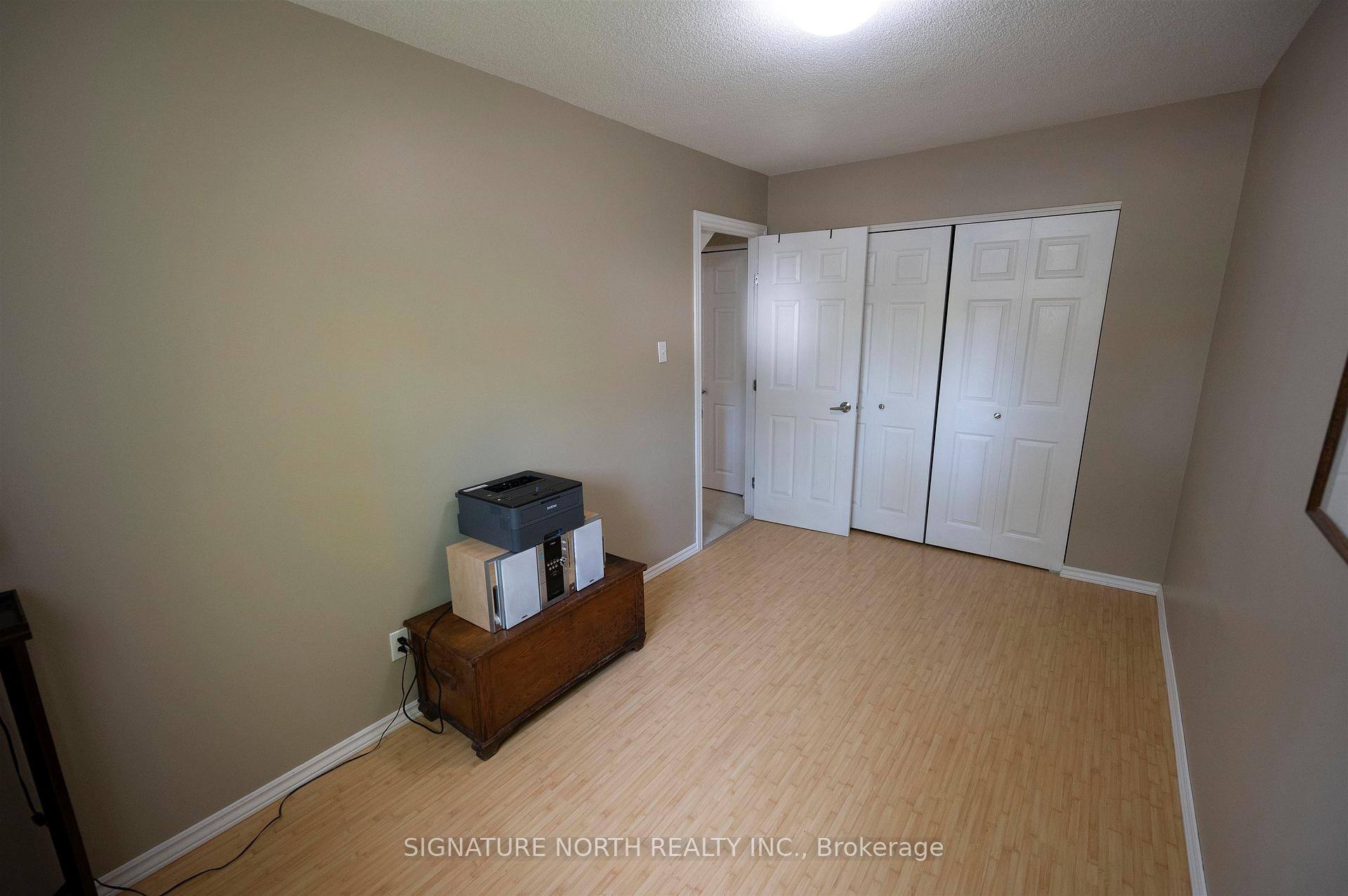 Photo 11 of 374 Morse Street, Thunder Bay, Current River — HOMEH