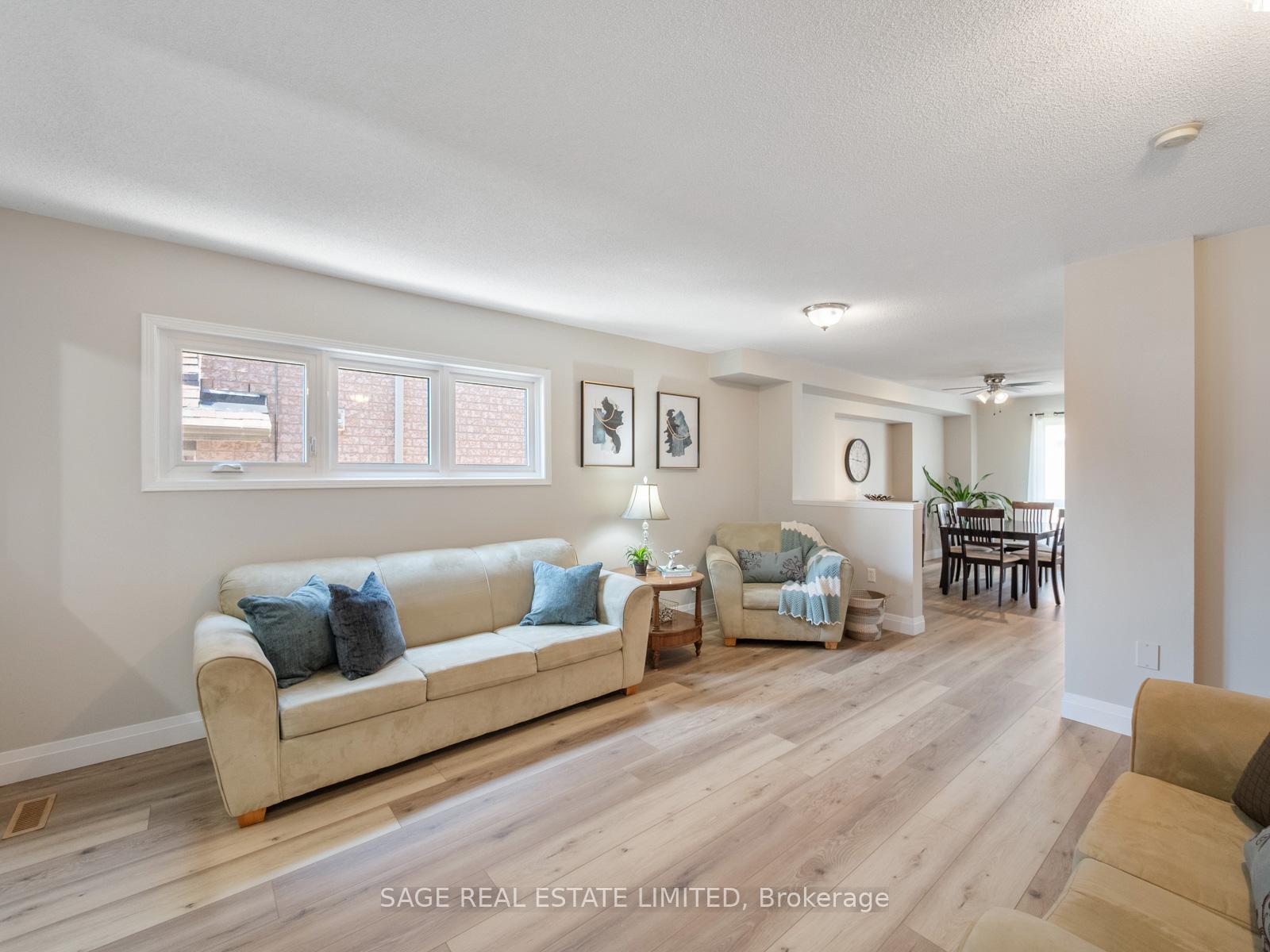 Photo 4 of 7093 Black Walnut Trail, Mississauga, Lisgar — HOMEH