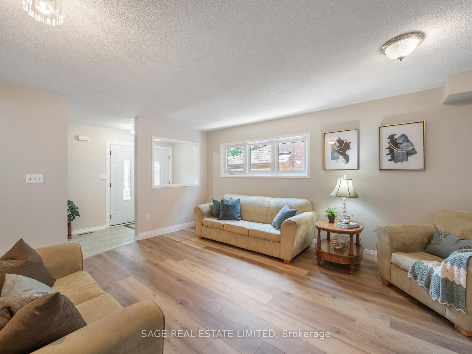 Photo 5 of 7093 Black Walnut Trail, Mississauga, Lisgar — HOMEH