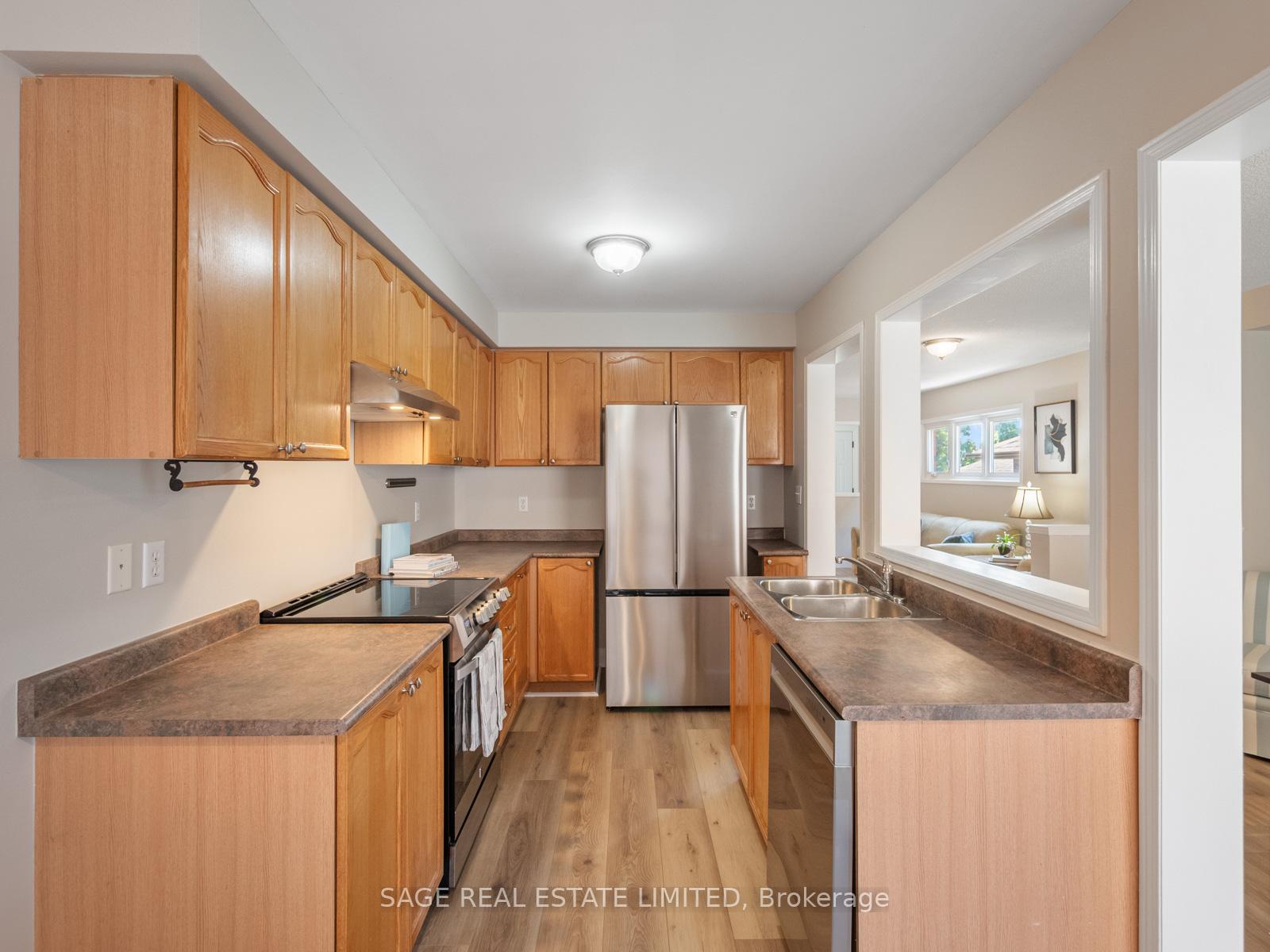 Photo 13 of 7093 Black Walnut Trail, Mississauga, Lisgar — HOMEH