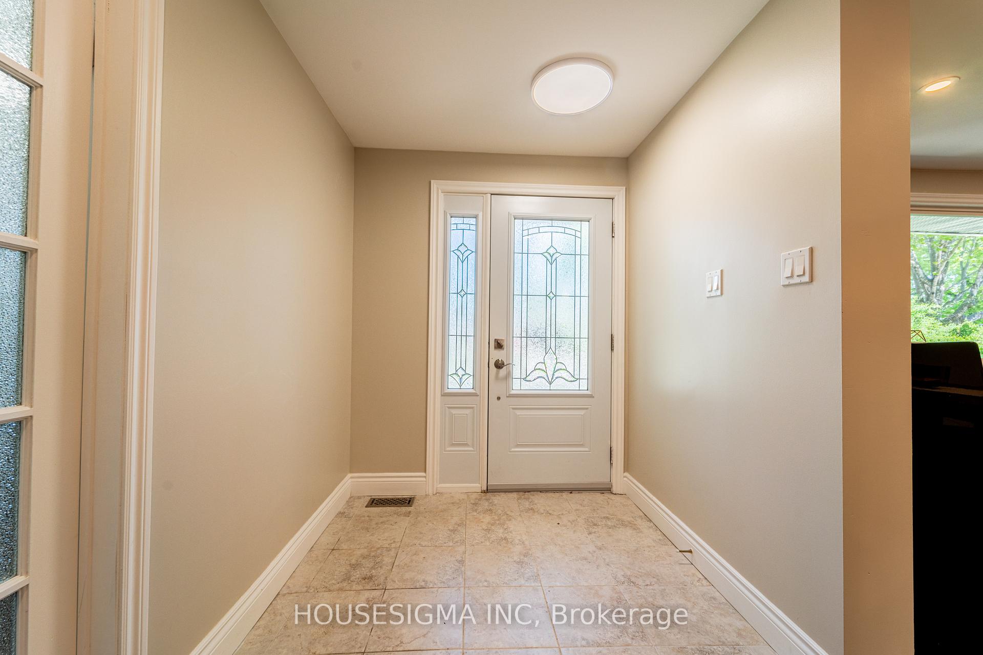 Photo 3 of 2032 Kings Grove Crescent, Ottawa, Beacon Hill North — HOMEH