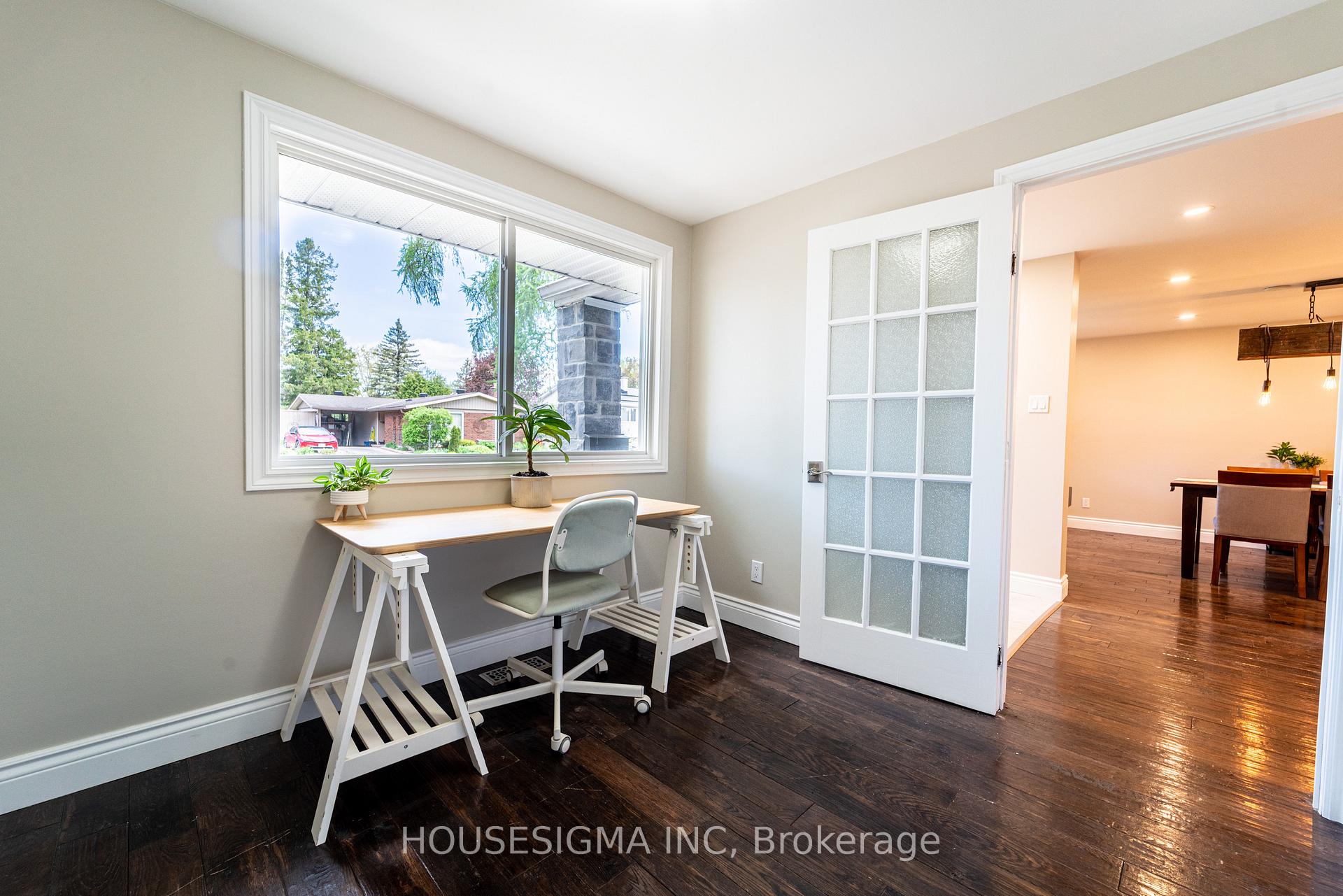 Photo 4 of 2032 Kings Grove Crescent, Ottawa, Beacon Hill North — HOMEH