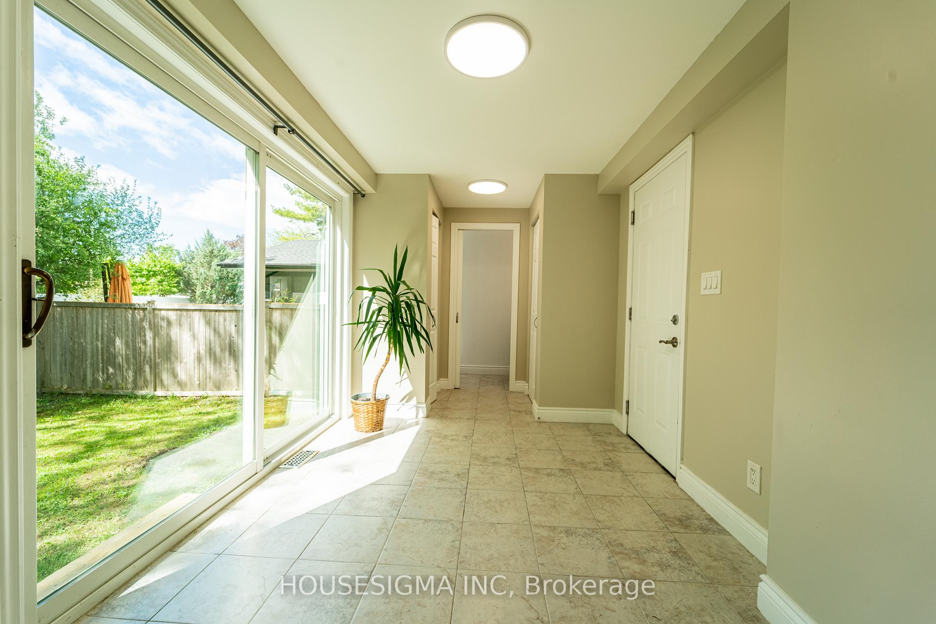 Photo 17 of 2032 Kings Grove Crescent, Ottawa, Beacon Hill North — HOMEH