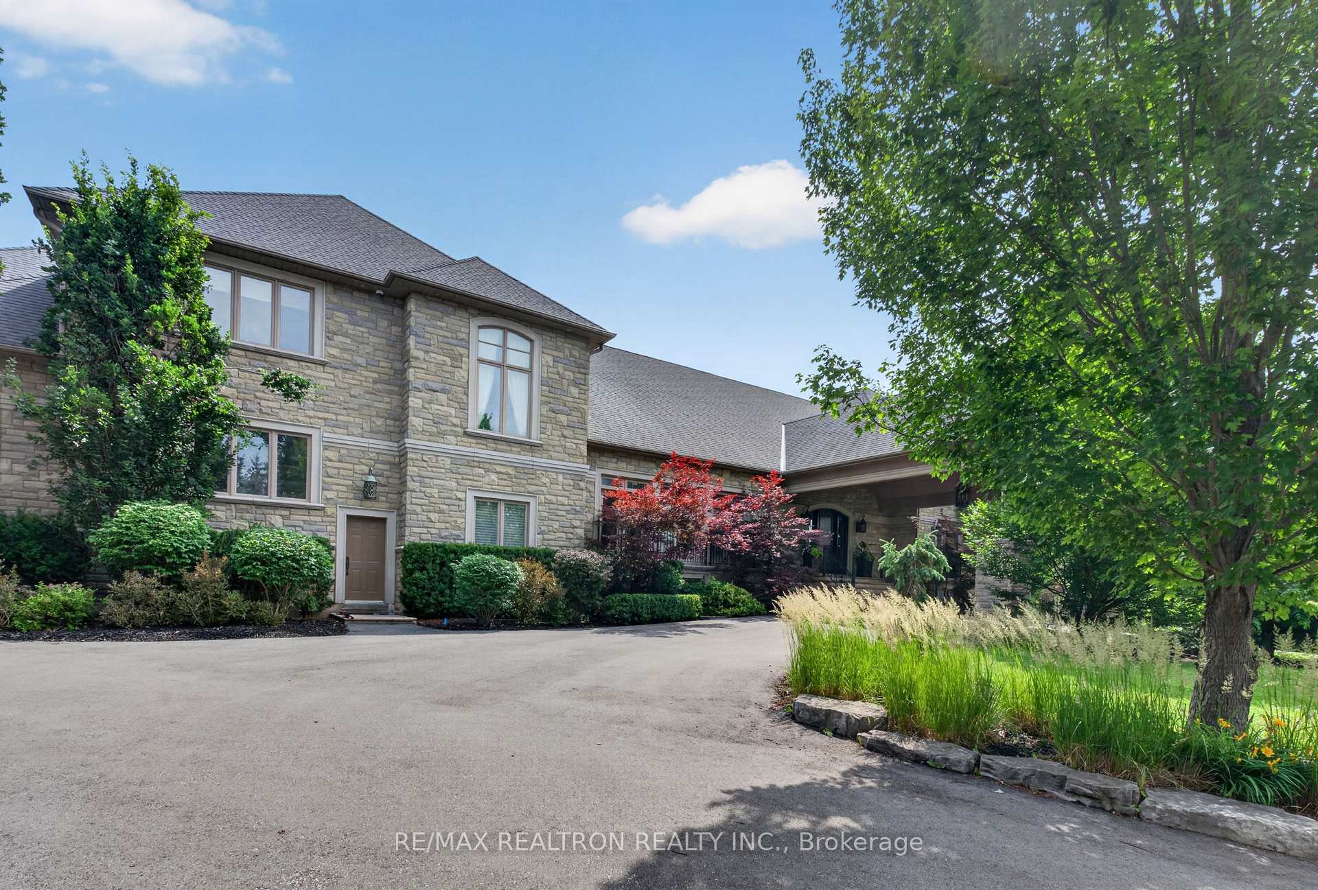 Photo 6 of 11 Saul Court, Vaughan, Rural Vaughan — HOMEH