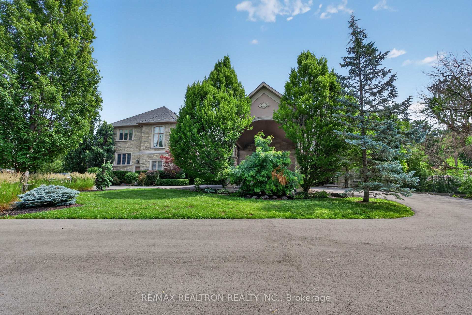 Photo 10 of 11 Saul Court, Vaughan, Rural Vaughan — HOMEH