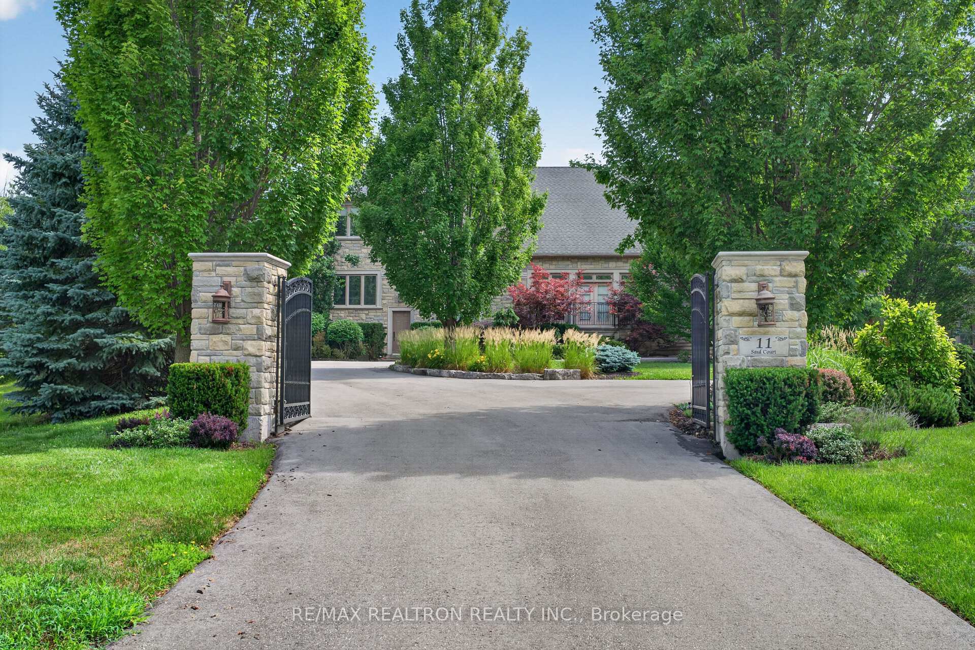 Photo 7 of 11 Saul Court, Vaughan, Rural Vaughan — HOMEH