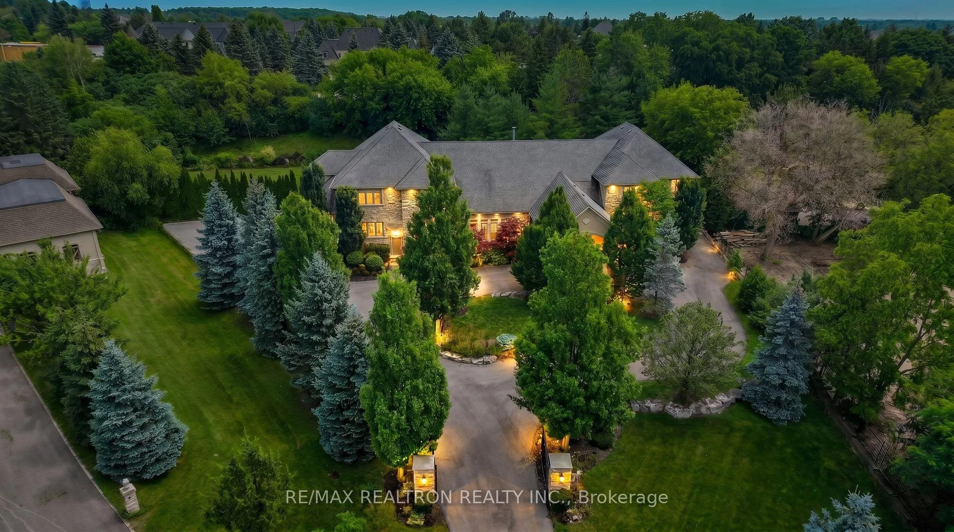 Photo 1 of 11 Saul Court, Vaughan, Rural Vaughan — HOMEH