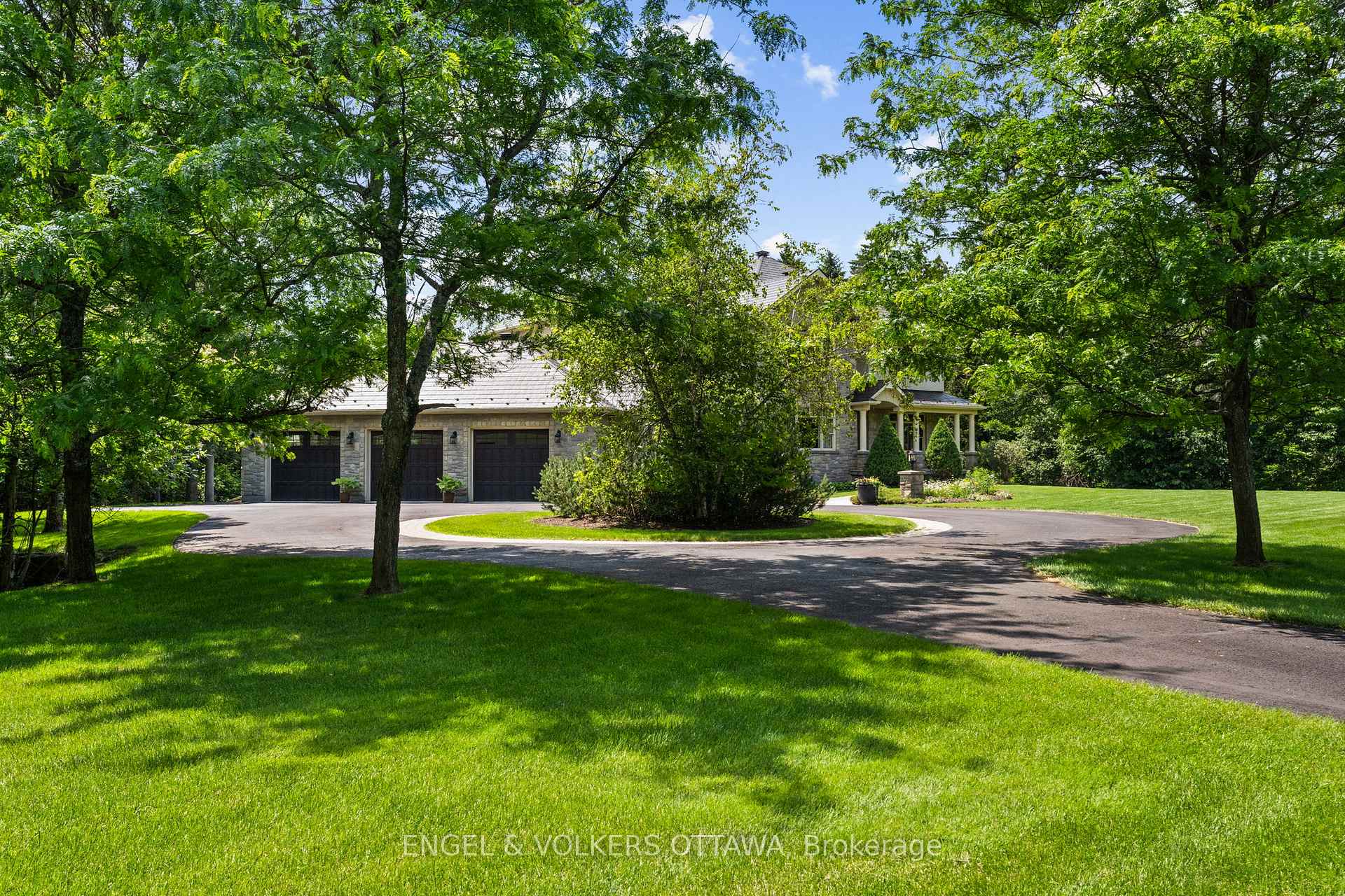 Photo 4 of 140 Lady Lochead Lane, Ottawa, Huntley Ward (South East) — HOMEH