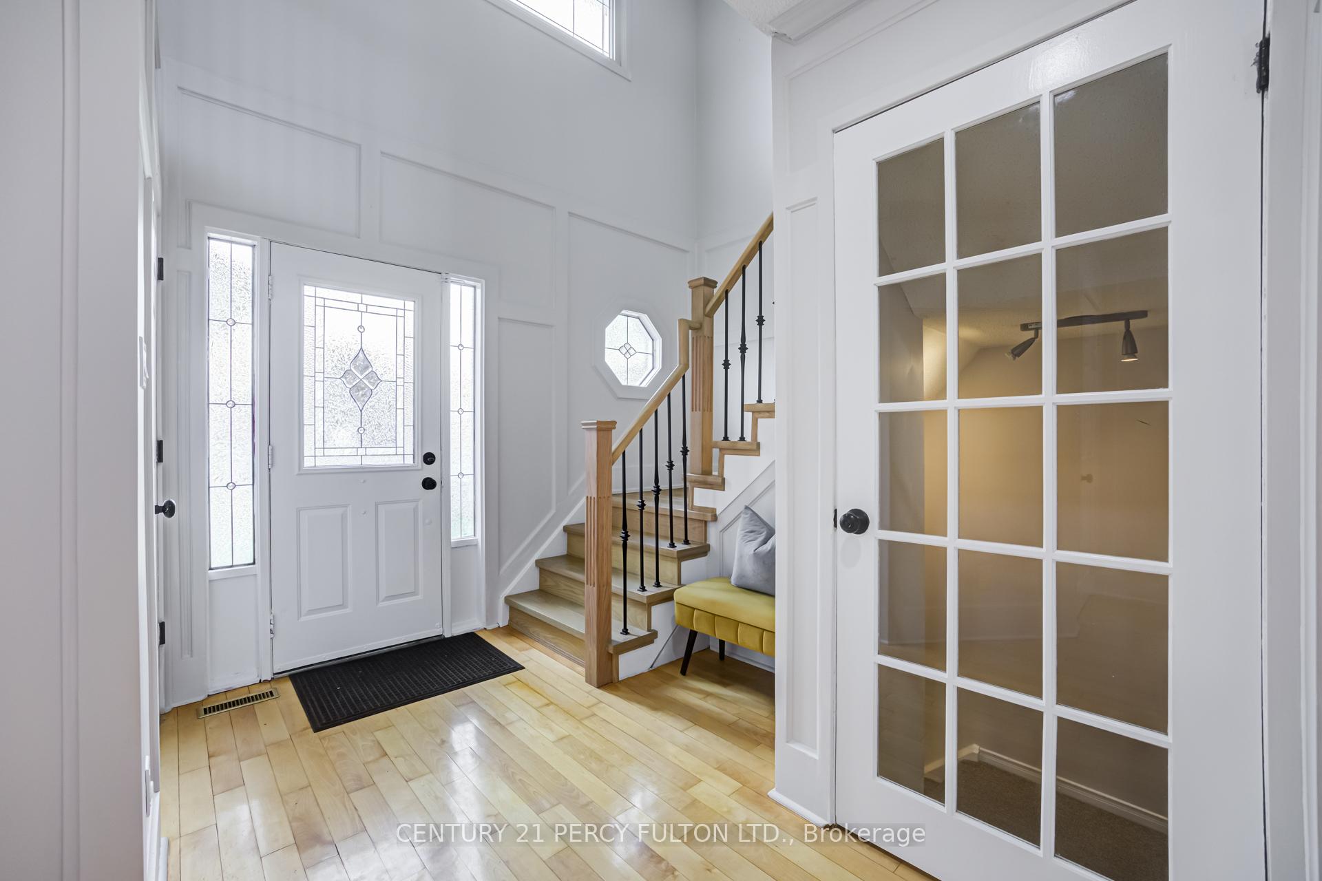 Photo 2 of 611 Chiron Crescent, Pickering, Amberlea — HOMEH