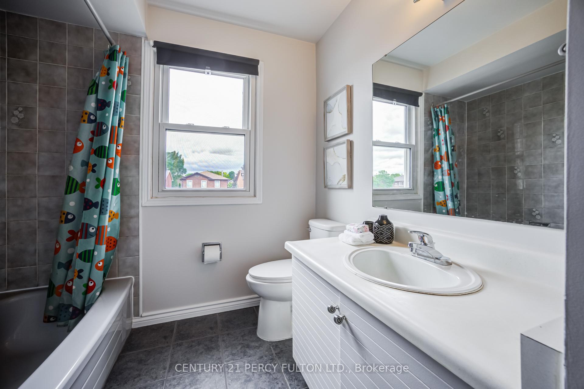 Photo 23 of 611 Chiron Crescent, Pickering, Amberlea — HOMEH