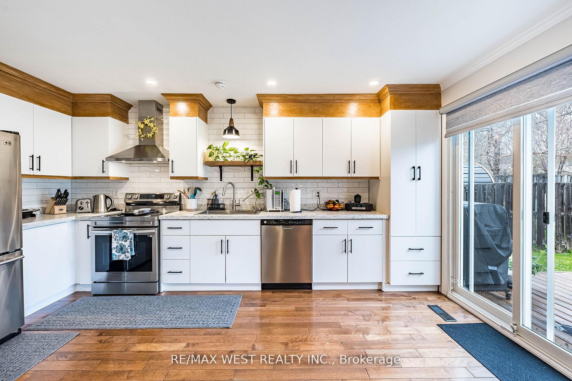 Photo 12 of 5 Moir Crescent, Barrie, Painswick North — HOMEH