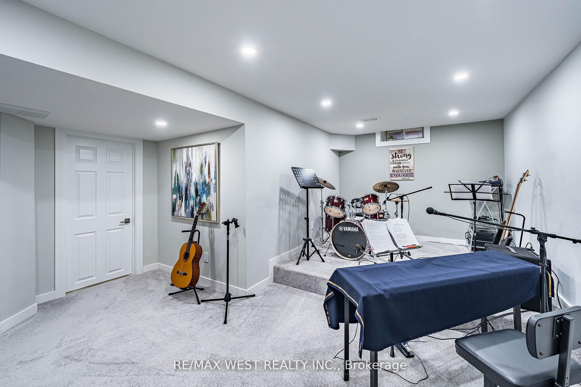 Photo 39 of 5 Moir Crescent, Barrie, Painswick North — HOMEH