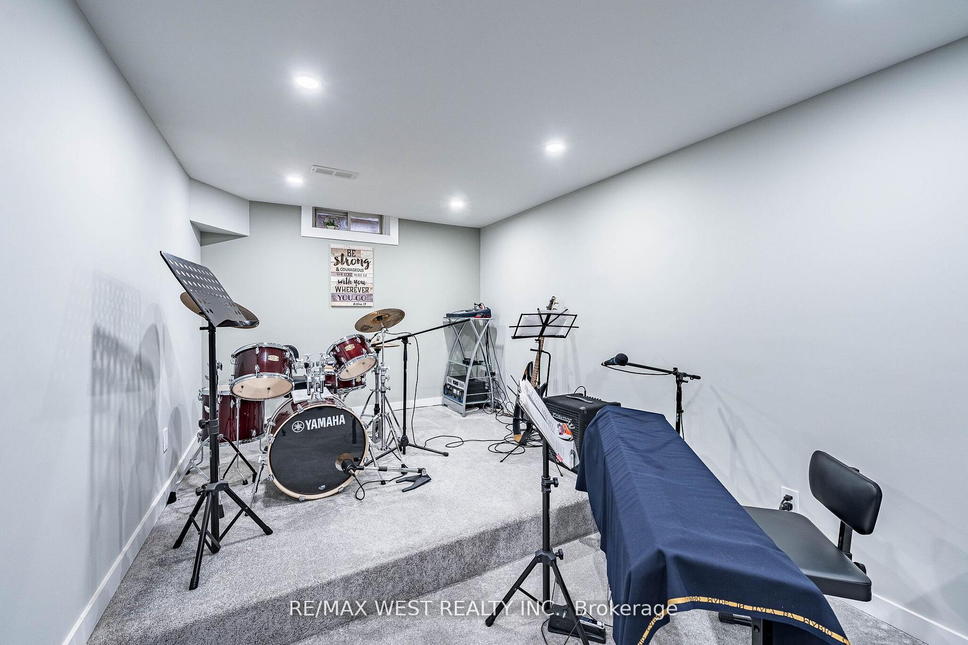 Photo 40 of 5 Moir Crescent, Barrie, Painswick North — HOMEH