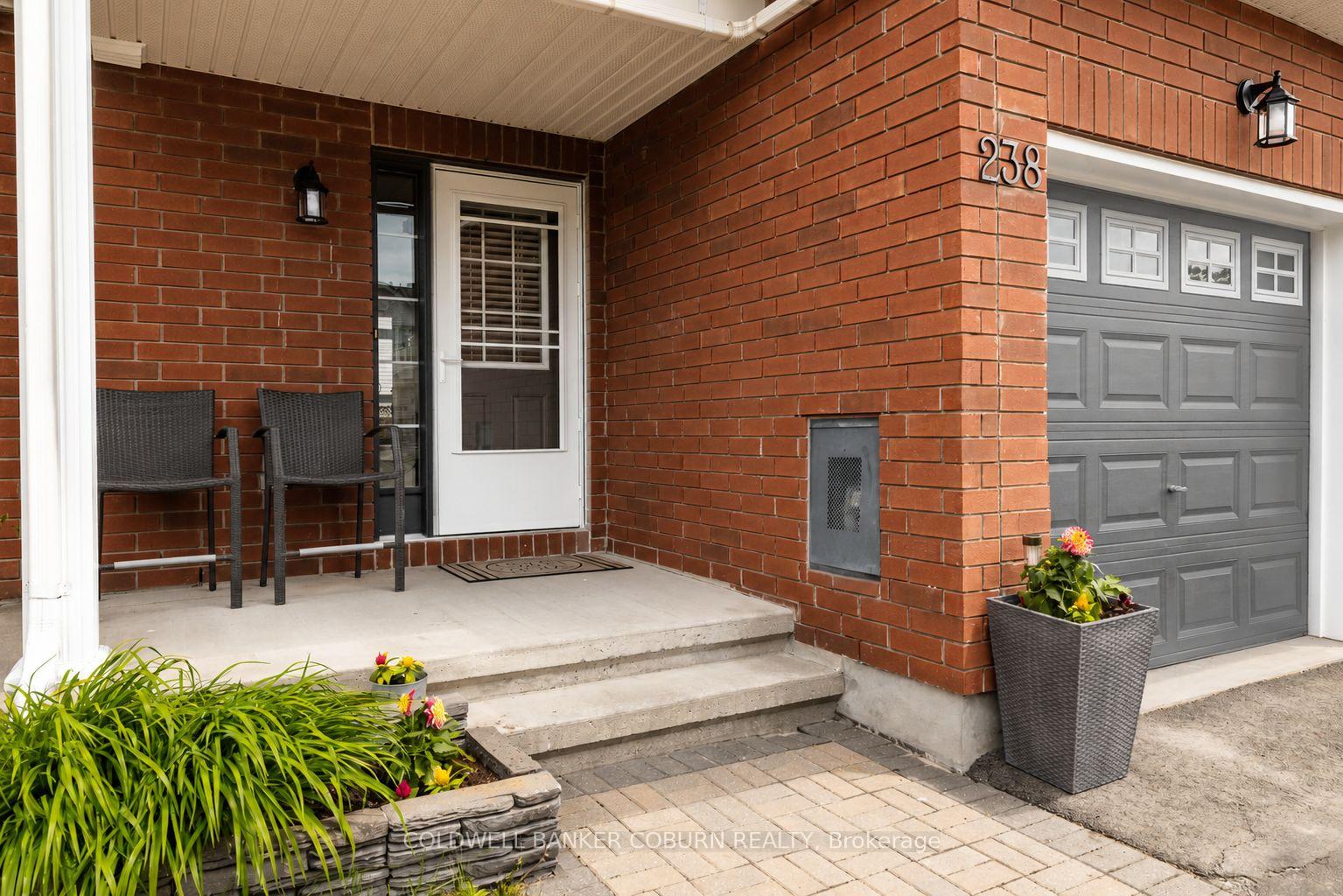 Photo 2 of 238 Arrita Street, Ottawa, Kanata - Emerald Meadows/Trailwest — HOMEH