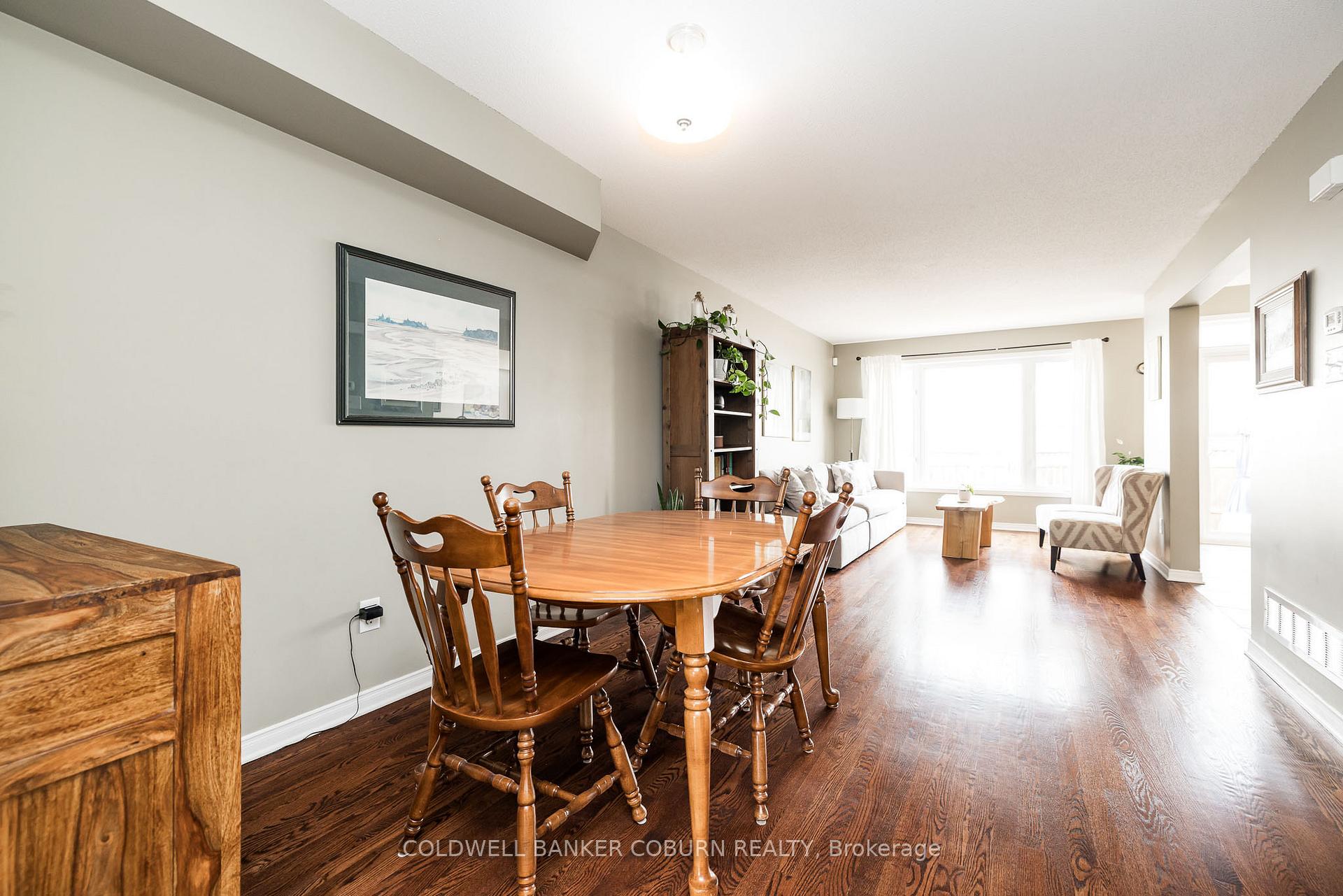 Photo 5 of 238 Arrita Street, Ottawa, Kanata - Emerald Meadows/Trailwest — HOMEH