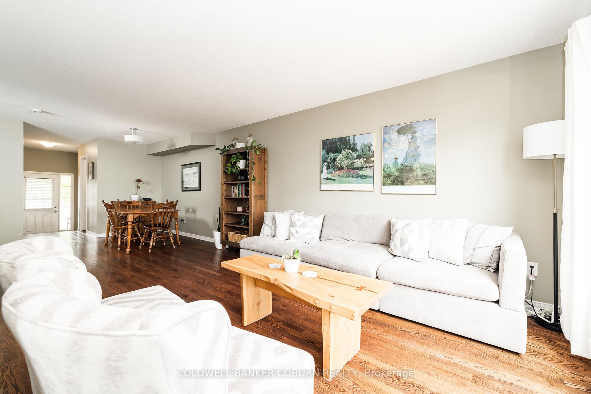 Photo 10 of 238 Arrita Street, Ottawa, Kanata - Emerald Meadows/Trailwest — HOMEH